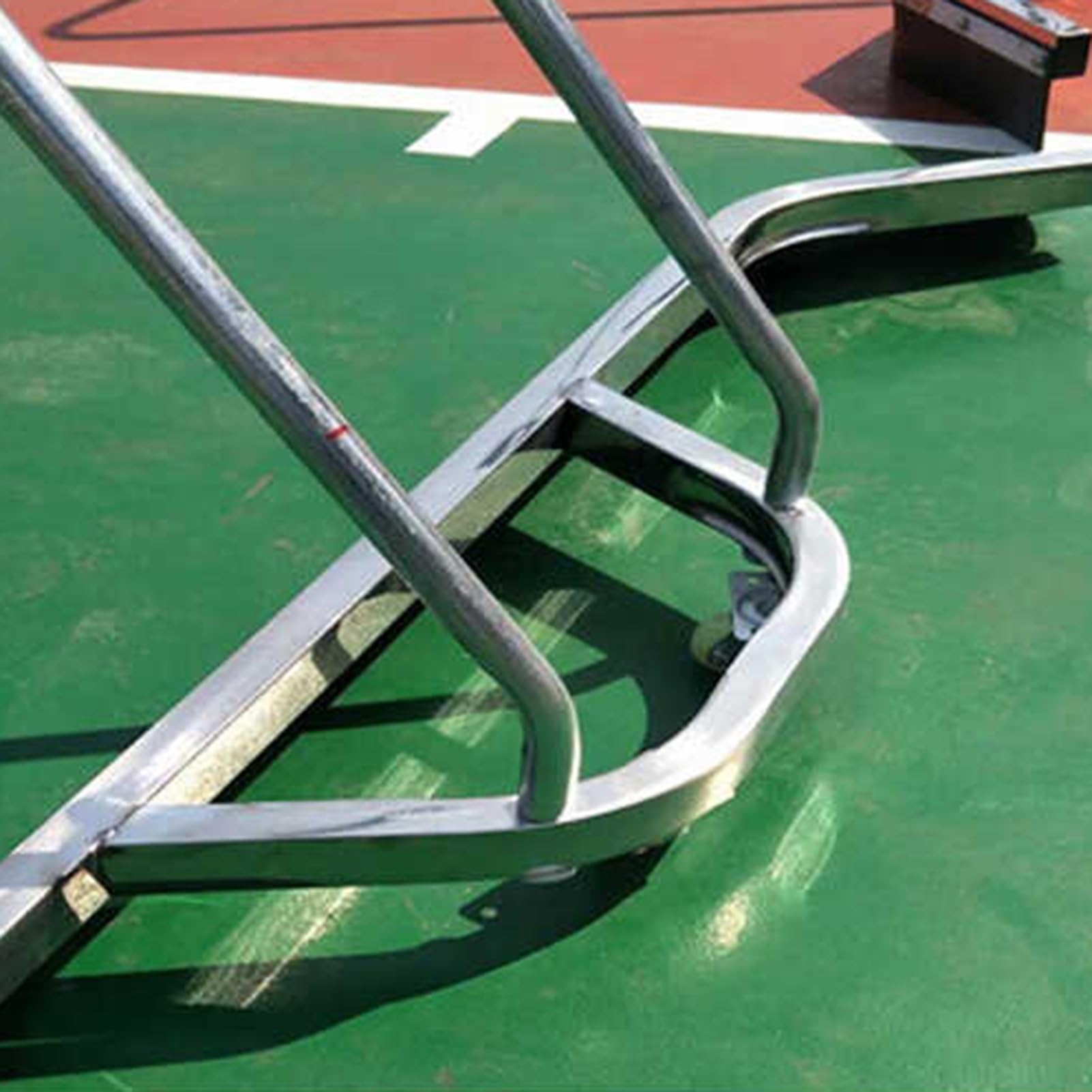 Rasqueta para cancha de tenis, limpiador de suelos resistente con mango y ruedas para una limpieza rápida de canchas deportivas, herramienta de mantenimiento de grado profesional