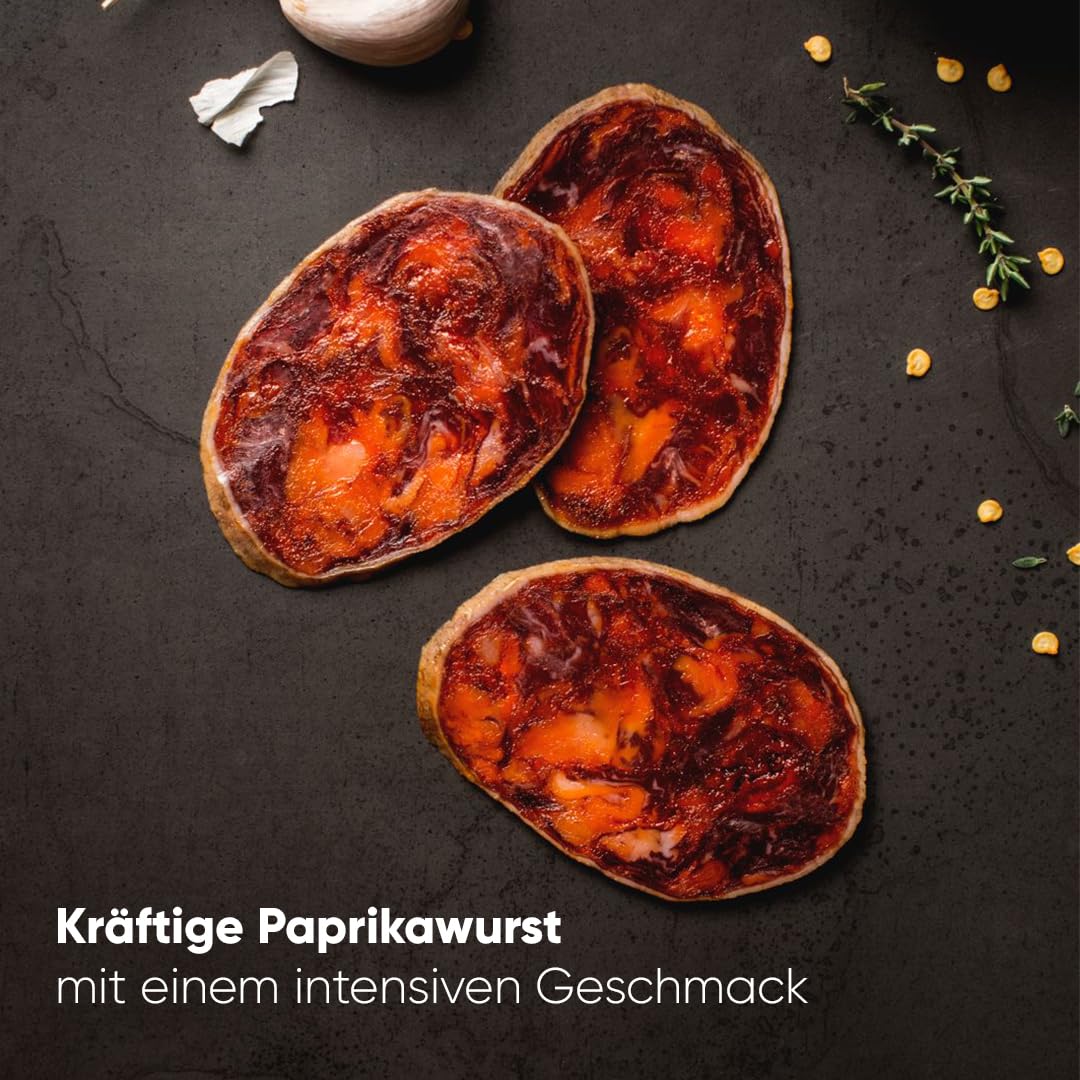 Blázquez – Chorizo de Bellota Ibérico – Premium Iberische Paprikawurst aus Spanien | Eichelmast | Handwerklich gereift | Würzig-mild mit edler Paprikanote | Spanische Delikatesse (L - 600-700g)