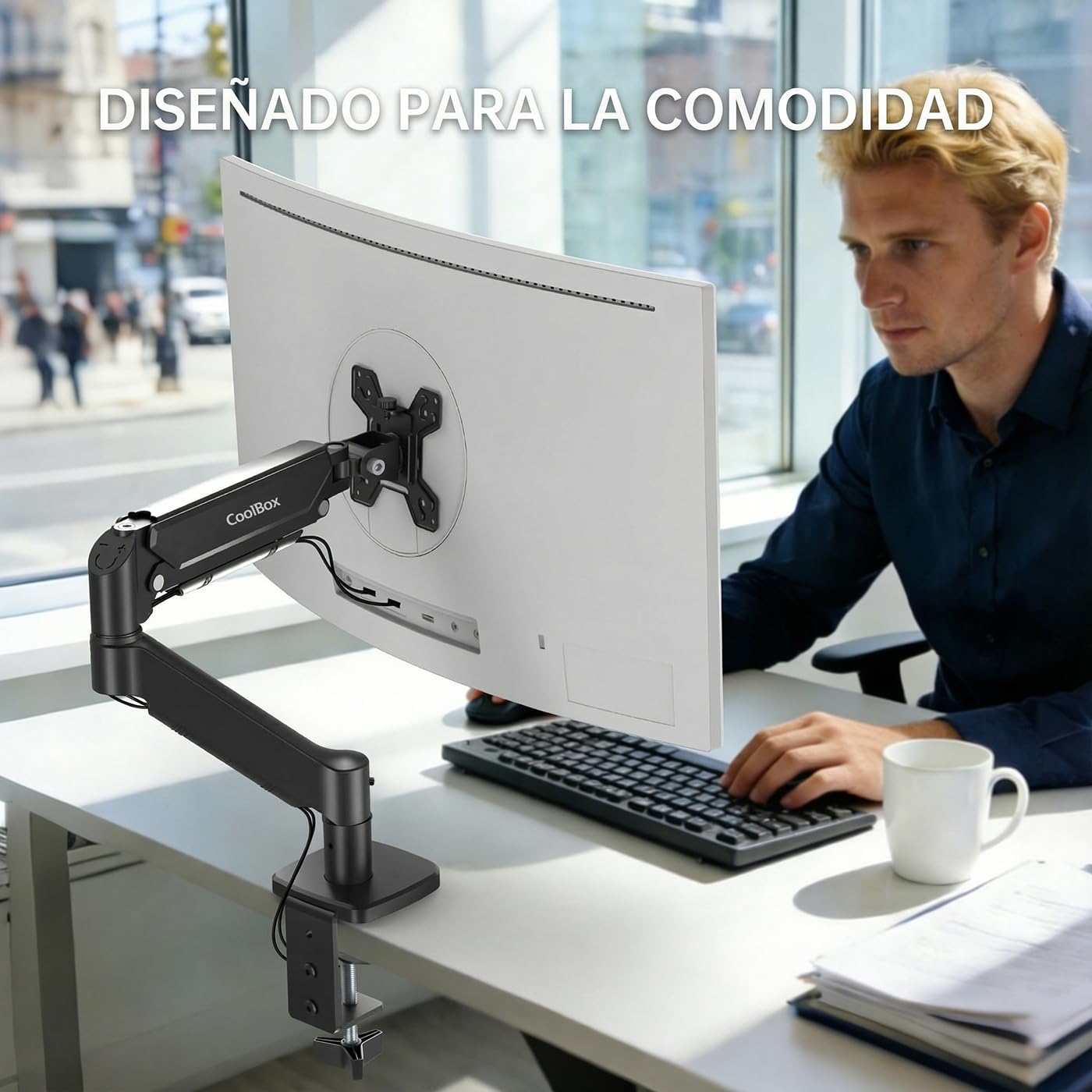 CoolBox M02 - Soporte Brazo Monitor para Pantallas hasta 32", Altura, Giro e Inclinación Ajustables, Posición Monitor Vertical, VESA 75x75/100x100, Hasta 8Kg de Peso, Negro