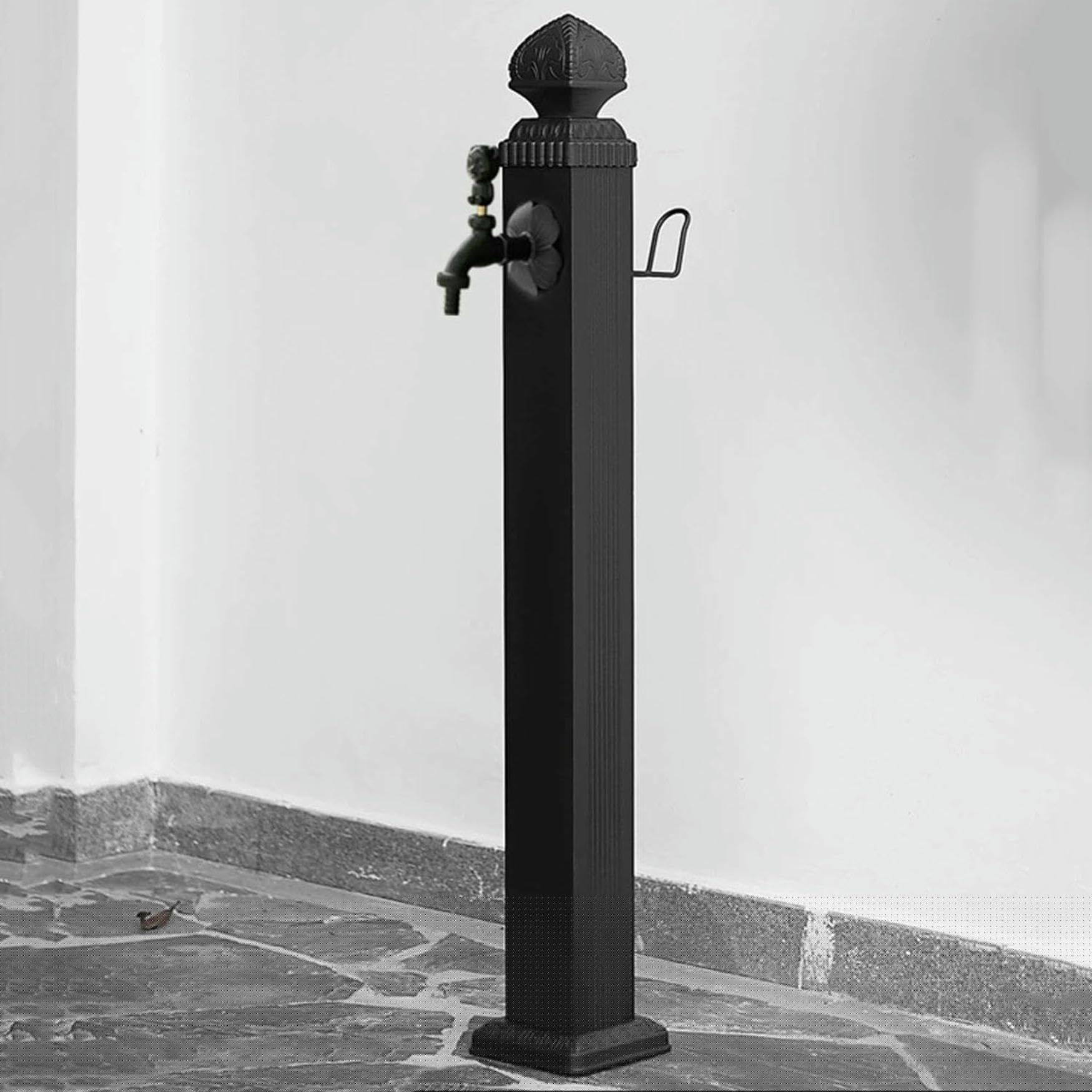 Fontana da esterno con rubinetto e gancio, colonna d'acqua da giardino per soluzioni efficienti di irrigazione e irrigazione