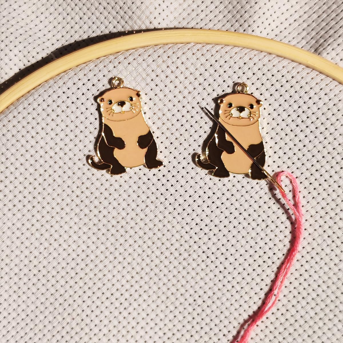 ESWEUOOM Cute Animals Cartoon 2 Pieces Needle Minder Magnetic Gold Needle Keeper for Cross Stitch Embroidery Sewing Needle and Pin Holders (Cute)