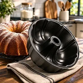 Forma Assadeira Redonda 24cm com Furo Central Antiaderente Premium – Para Bolos, Pudins e Sobremesas, Desenforma Fácil, Alta Durabilidade