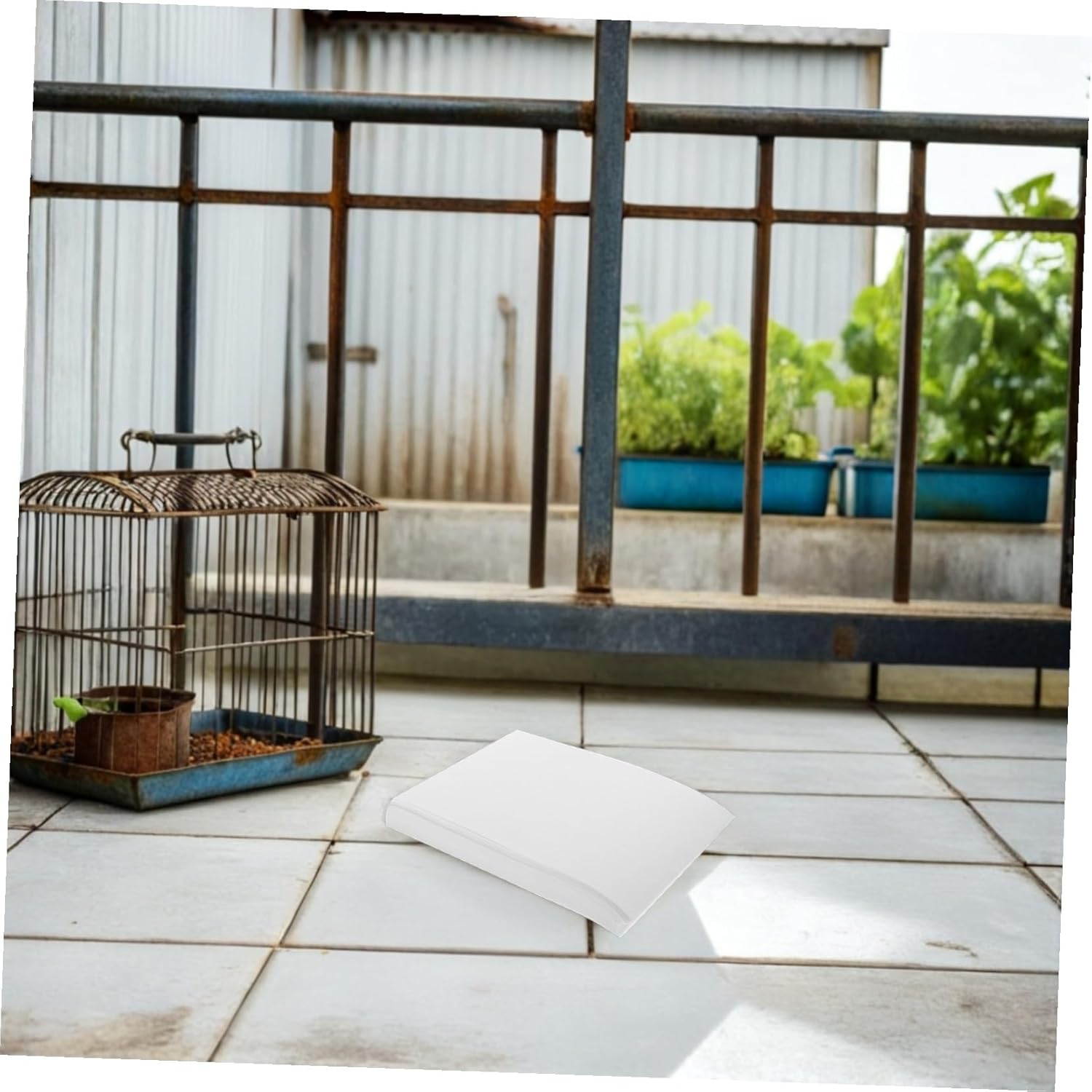 100 Sheets Disposable Absorbent Bird Cage Liners Paper Pads Lightweight Portable Pet Cage Bottom Liners for Parakeet Finch Canary Macaw Parrot Easy-Clean Disposable Potty Tray for