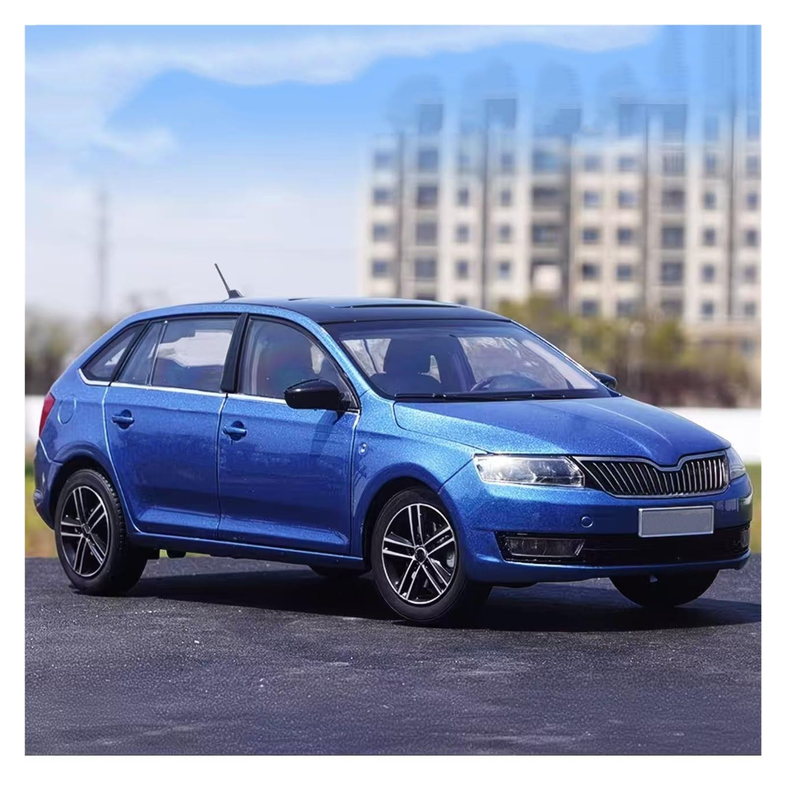 MOCALUX Scale Die-Cast Model Car 1:18 For Skoda For Rapid Diecast Alloy Model Vehicles(Blue)