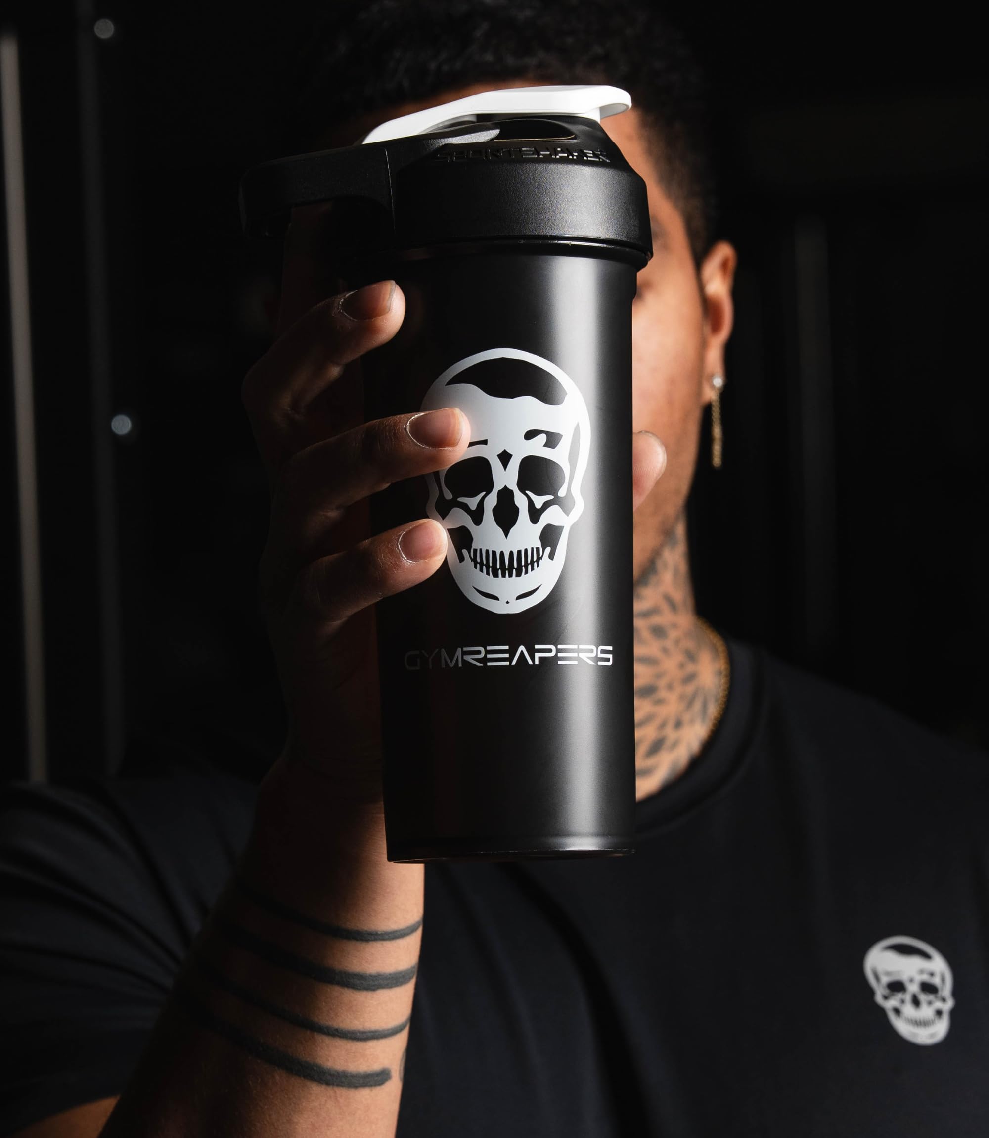 Gymreapers 27oz Shaker Bottle, BPA-Free Protein Shaker Cup with Leak-Proof Screw Cap, Dishwasher Safe Pre Workout Water Bottle for Gym, Supplements, Smoothies