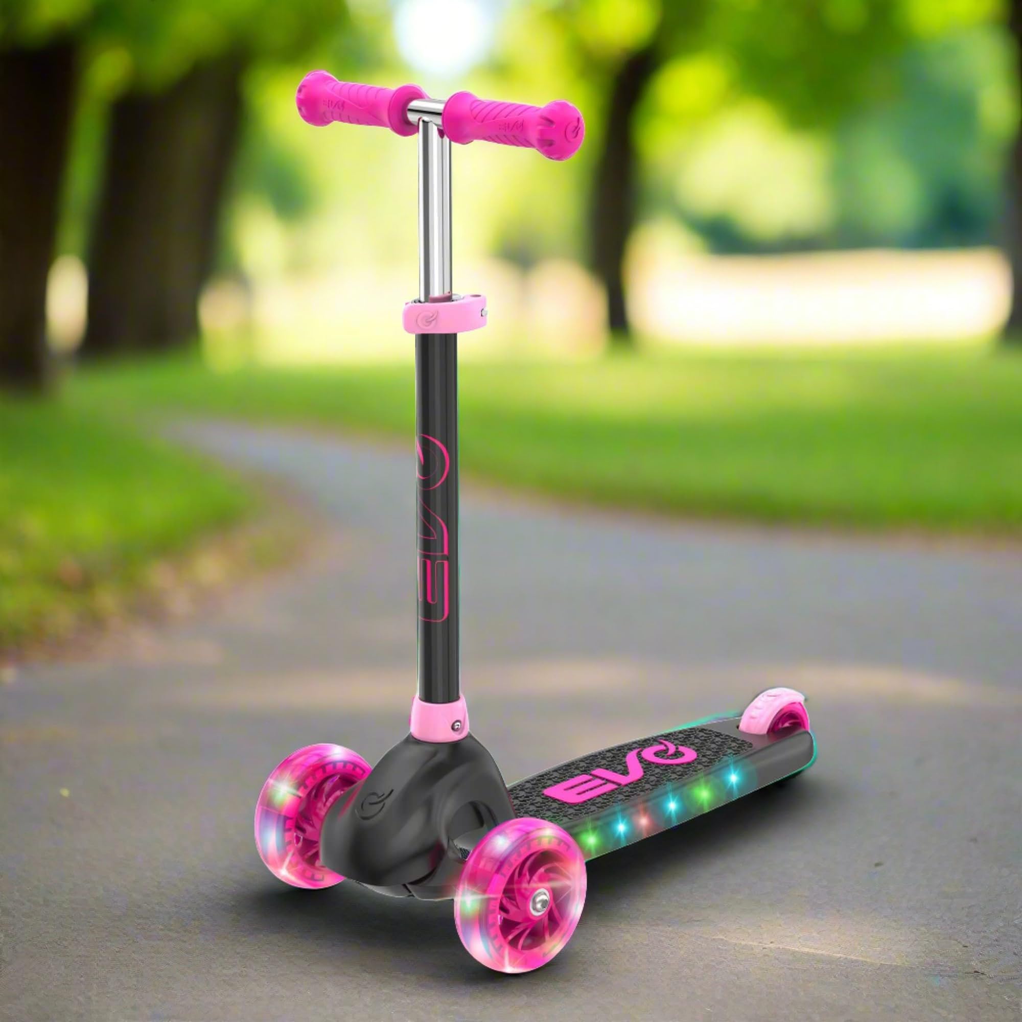 EVO Eclipse - Patinete iluminado de 3 ruedas | Patinete de empuje para niños con altura de mango ajustable | Scooter de altura de mango ajustable para niños y niñas | Patinete para niños de 3 a 12