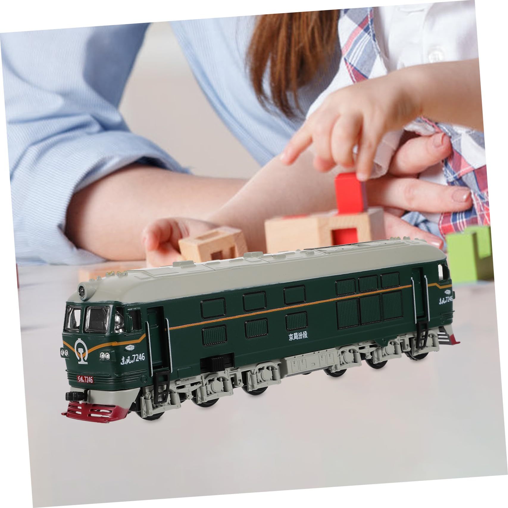 ibasenice Locomotiva Dongfeng in Lega Di Alluminio 8 Pollici Con Luci E Suoni Giocattolo Educativo Per Bambini Stimola Sviluppo Abilità Motorie E Immaginazione