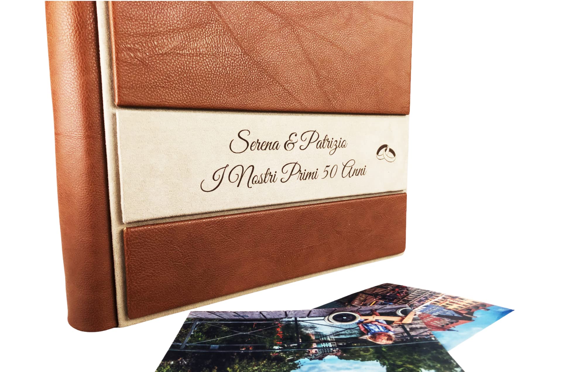 TriVin Art Album Fotografico Artigianale in Alcantara e Similpelle, Personalizzabile con Incisione. Ideale per Qualsiasi Evento. (Marrone Chiaro/Avorio)