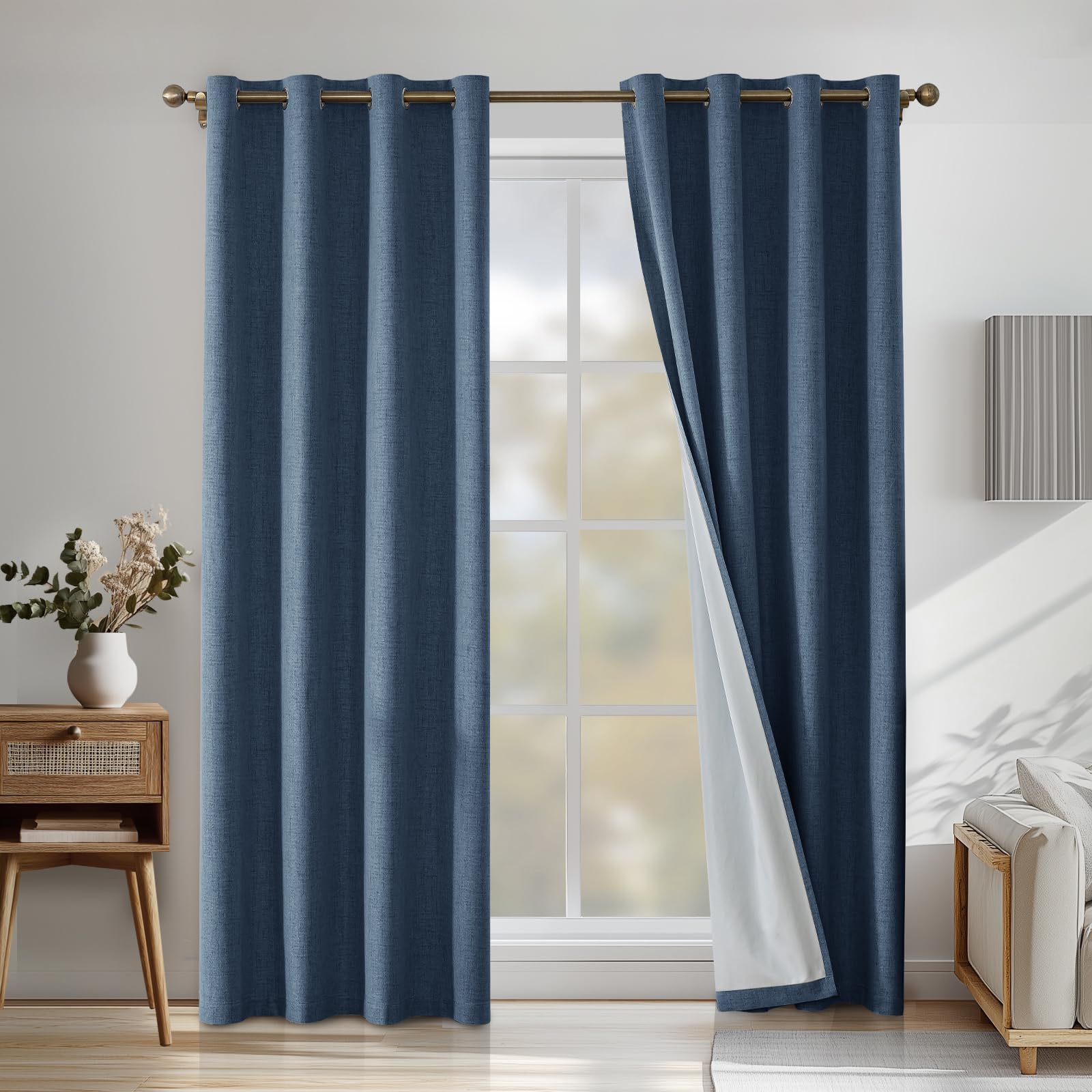 Cortinas de lino con ojetes de alta densidad opacas y aislantes para un salón elegante