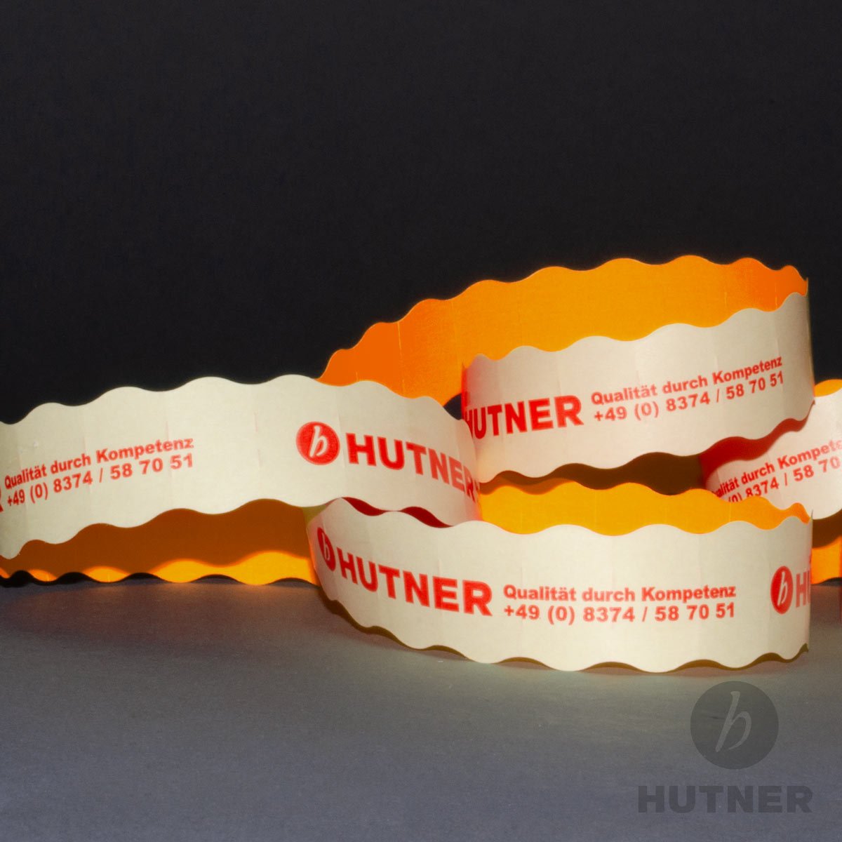30 Rollen Preisetiketten 26x16 leucht-orange permanent | 33.000 Etiketten | Preisauszeichner Etiketten | Auszeichner Etiketten | HUTNER