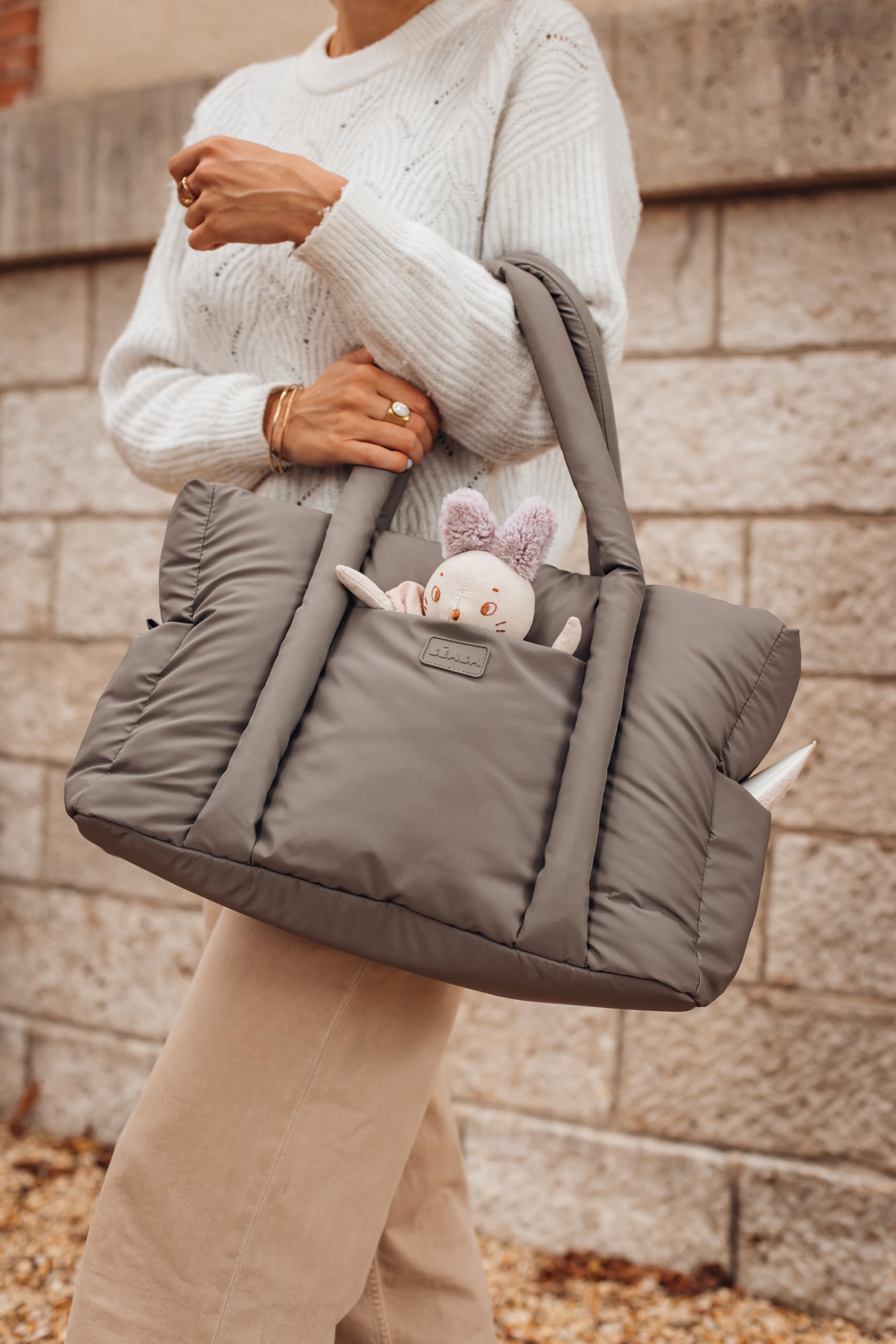 BÉABA, Wickeltasche Bebe, Ultra praktisch, 10 Innen- und Außentaschen, integrierte Kinderwagenbefestigung, herausnehmbare Wickelunterlage, Kühltasche, Tasche Paris Puffy, Eisbraun