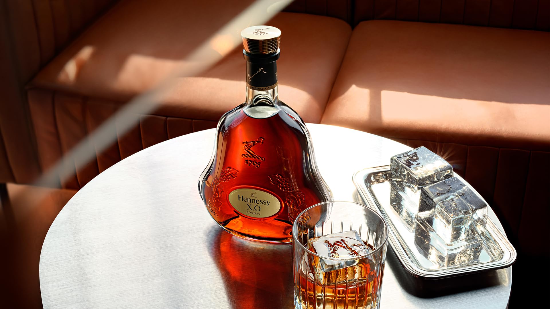 Hennessy X.O Cognac 40% 70cl in box | Cognac Extra Old 40%. Notes