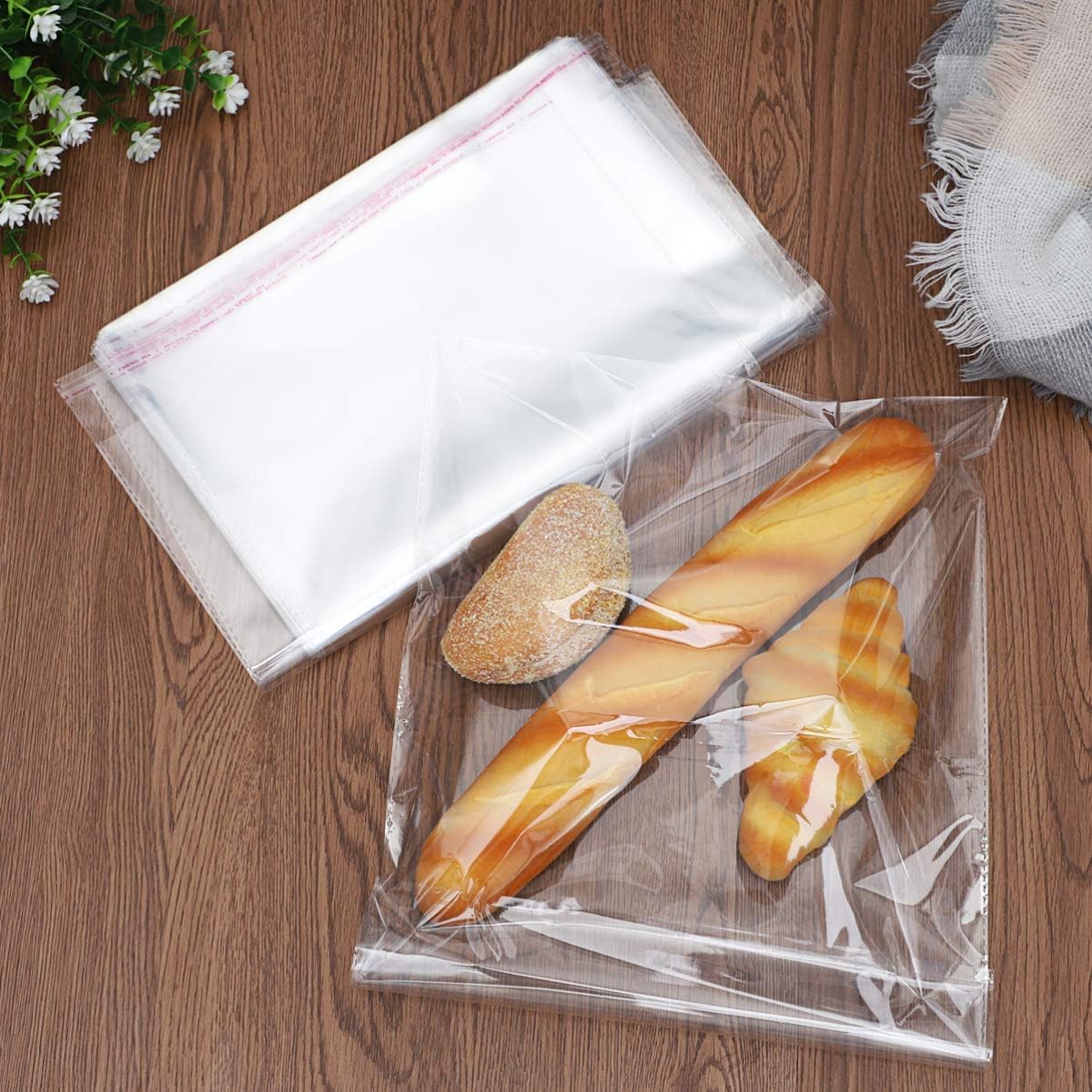 MGE - 100 Bolsas de Celofán Transparente 30 x 40 cm - Bolsas de Plástico con Banda Autodhesiva - Bolsas Transparente Celofán OPP con Cierre Adhesivo - Autocierre - Pack de 100 (30 x 40 cm)