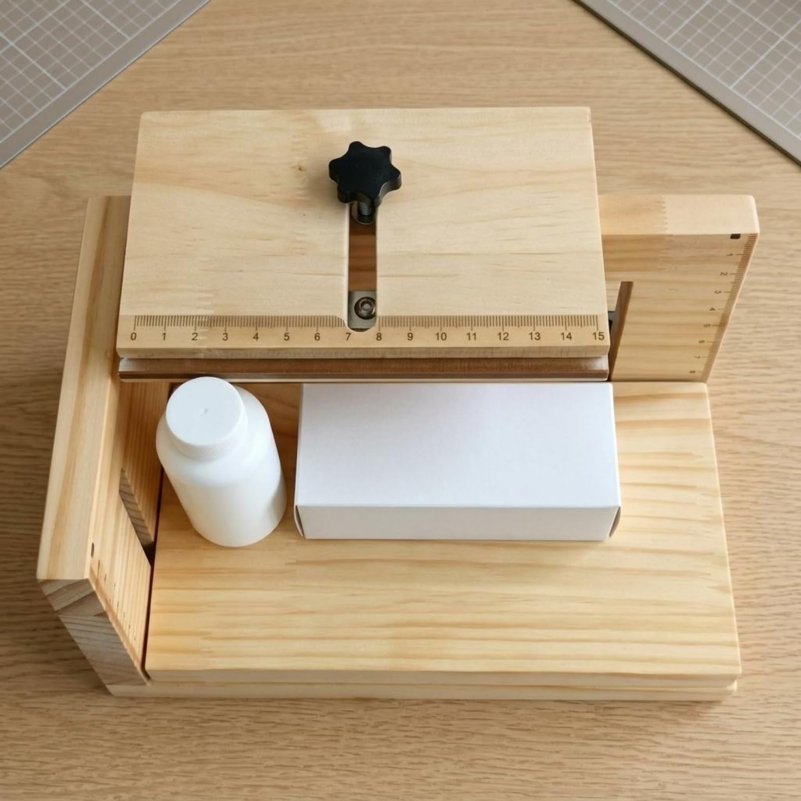 Dispositivo de escritura manual, herramienta de mesa de madera, botón