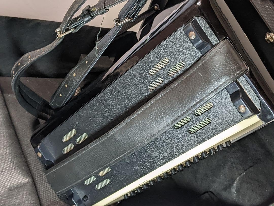 TOMBO トンボ アコーディオン J-48 Accordion ハードケース付 Amazon | TOMBO トンボ アコーディオン J-48 Accordion ハード