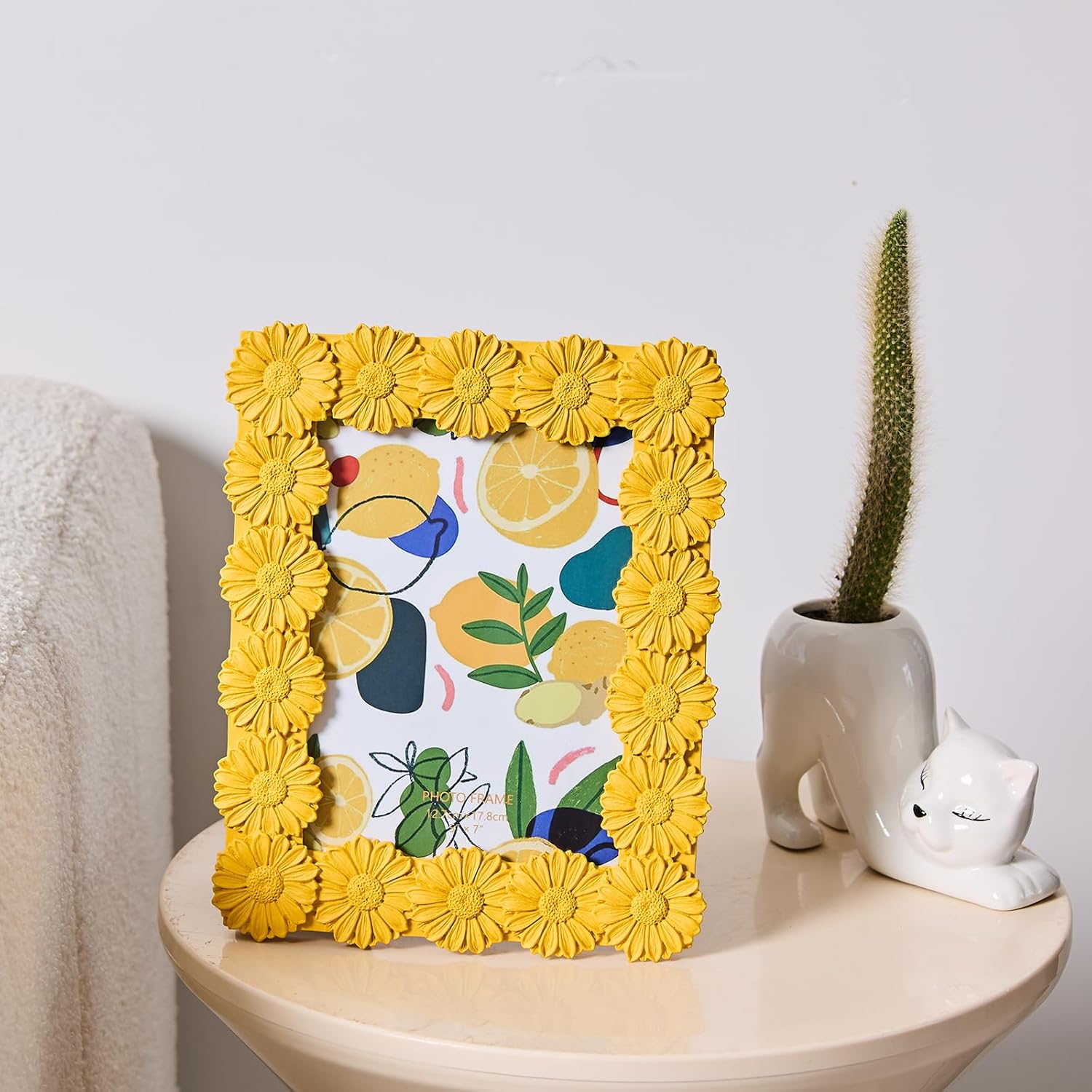 5x7 Yellow Daisy Picture Frame, Modern Daisy Textured Ornate Photo Frame, Hand-Crafted Resin Antique Frame with Glass Front, Easel, Hook & Mat for Tabletop Display, Home Decor & Wall Gallery