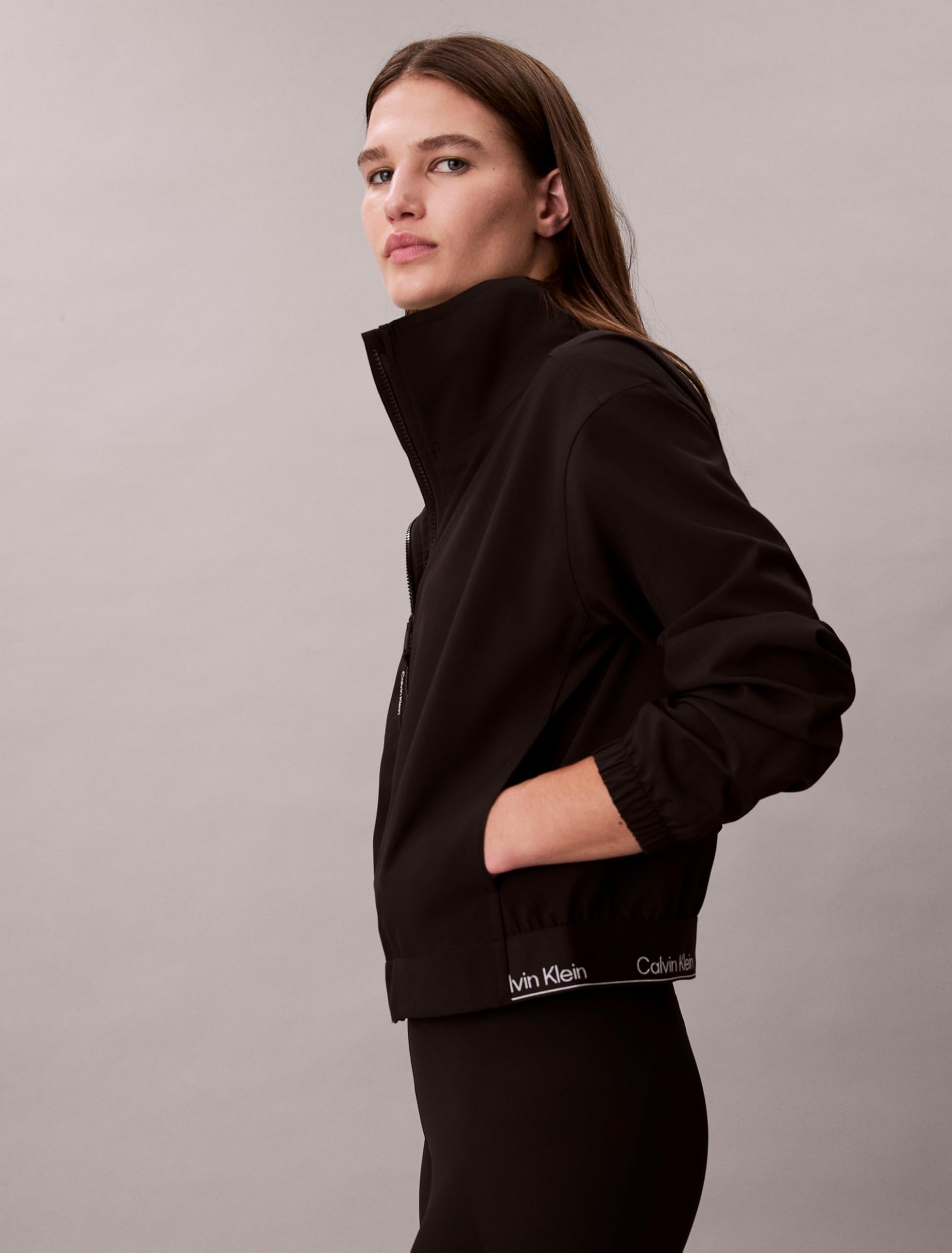 Calvin Klein Moderne Sport-Windjacke für Damen