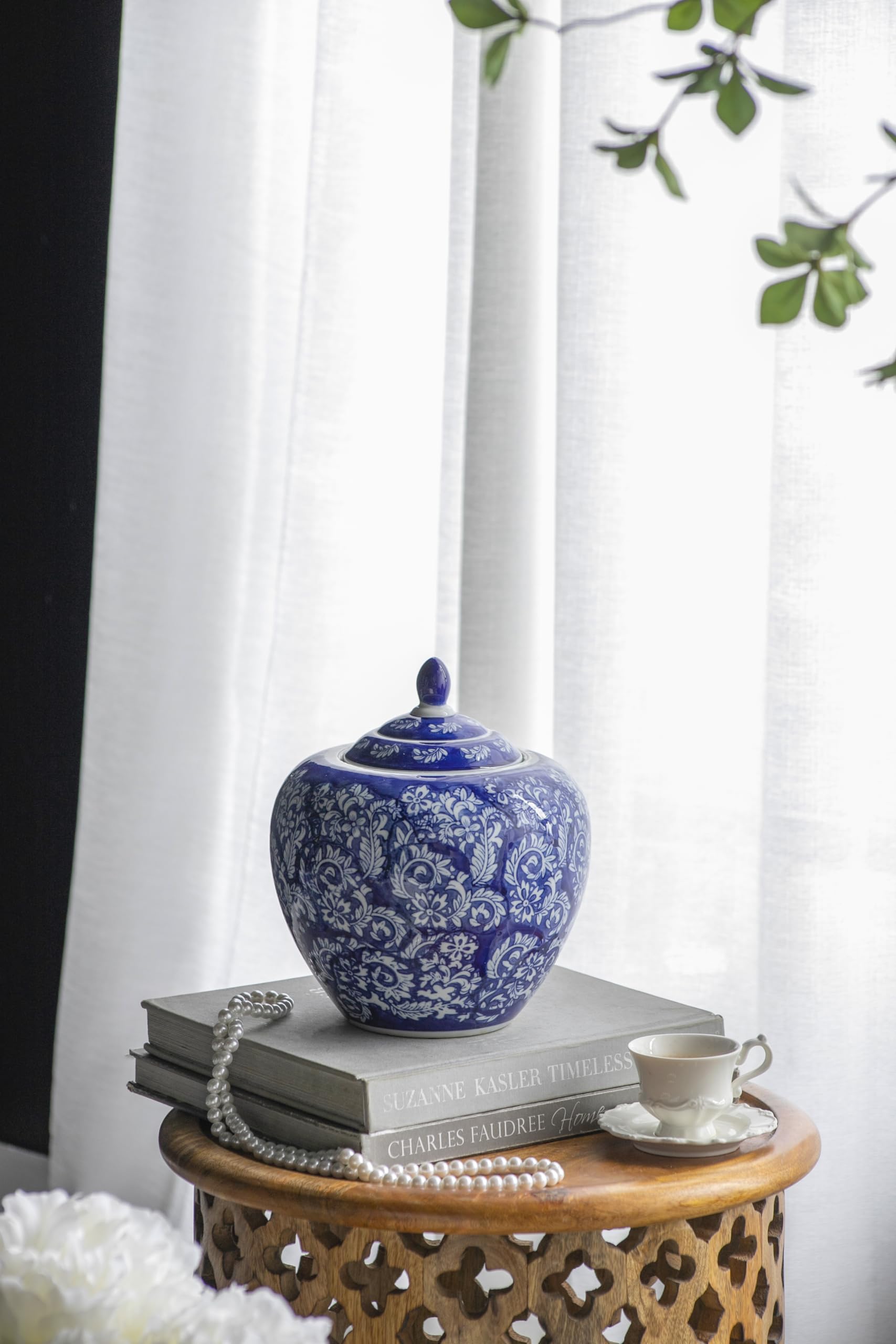 A&B Home 10'' Decorative Antique Porcelain Jar with Lid Flower Pot Planter Blue and White Vase Floral Print Centerpiece Home Decor Indoor Outdoor