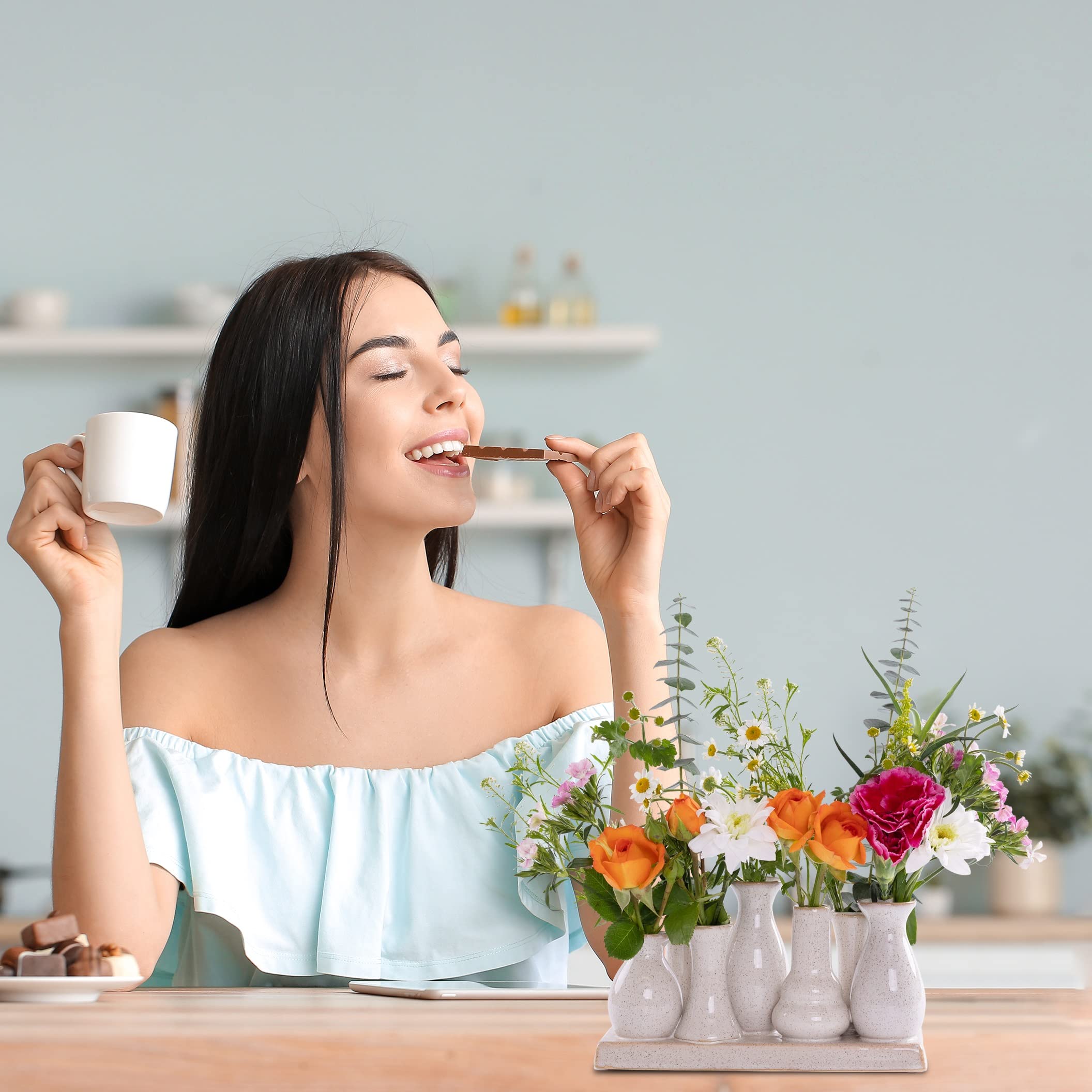 4er Pack Keramikvasen – je 7 Mini Vasen auf Sockel – Antik-Weiß – Boho Tischdeko & Nordic Design – Handgefertigte Geschenkidee