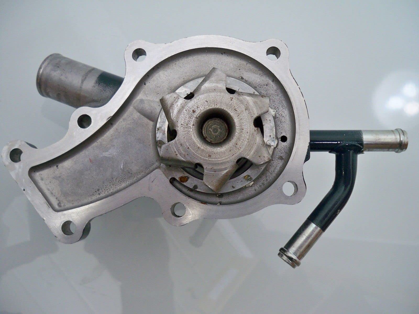 Kubota Pompa wodna Df972 DF752 WG752 WG972 EG561-73030 EG561-73034