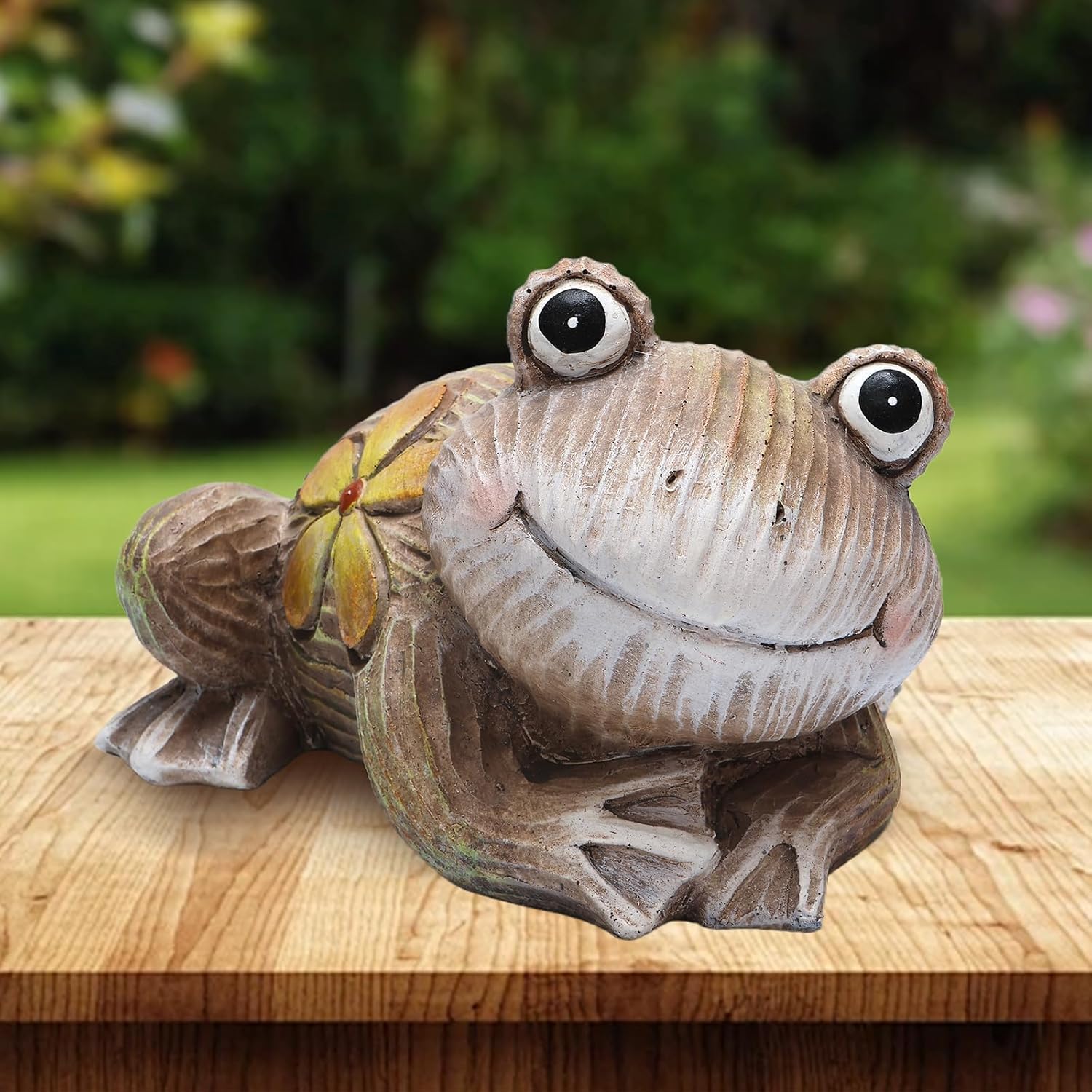 Artpaul Frog Statue for Garden Decor - Smiling Frog Sculpture with Yellow Flower Accents, Handcrafted Outdoor Cute Frog Gift & Lawn Decor