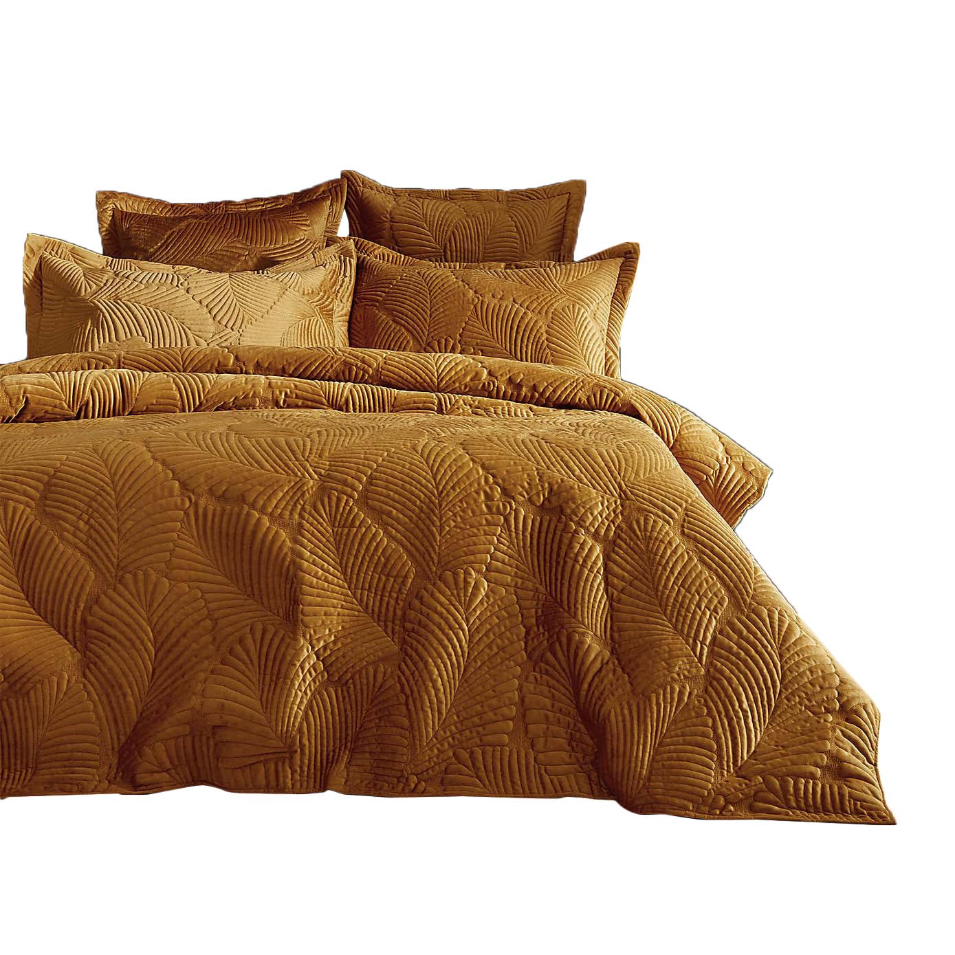 Paoletti Palmeria Quilted Pillowcase – Luxe Embossed Velvet Oxford Pillowcase (Gold – 48x74cm)