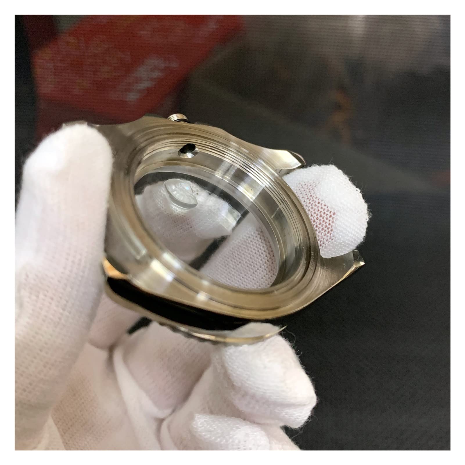 Cassa in Acciaio Inossidabile da 40 mm, Vetro Zaffiro, impermeabilità Fino a 3 ATM e Cinturino Compatibile con Diversi movimenti.
