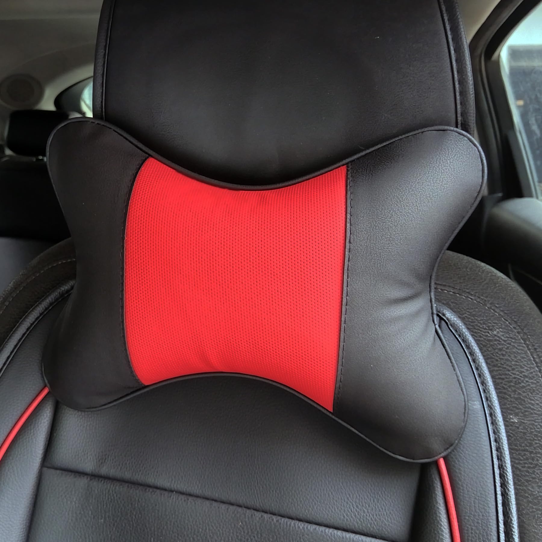 Almohadas para el cuello de coche de ambos lados de piel sintética, 2 piezas, para reposacabezas de la mayoría de los coches llenos de fibra universal para coche (negro y rojo)