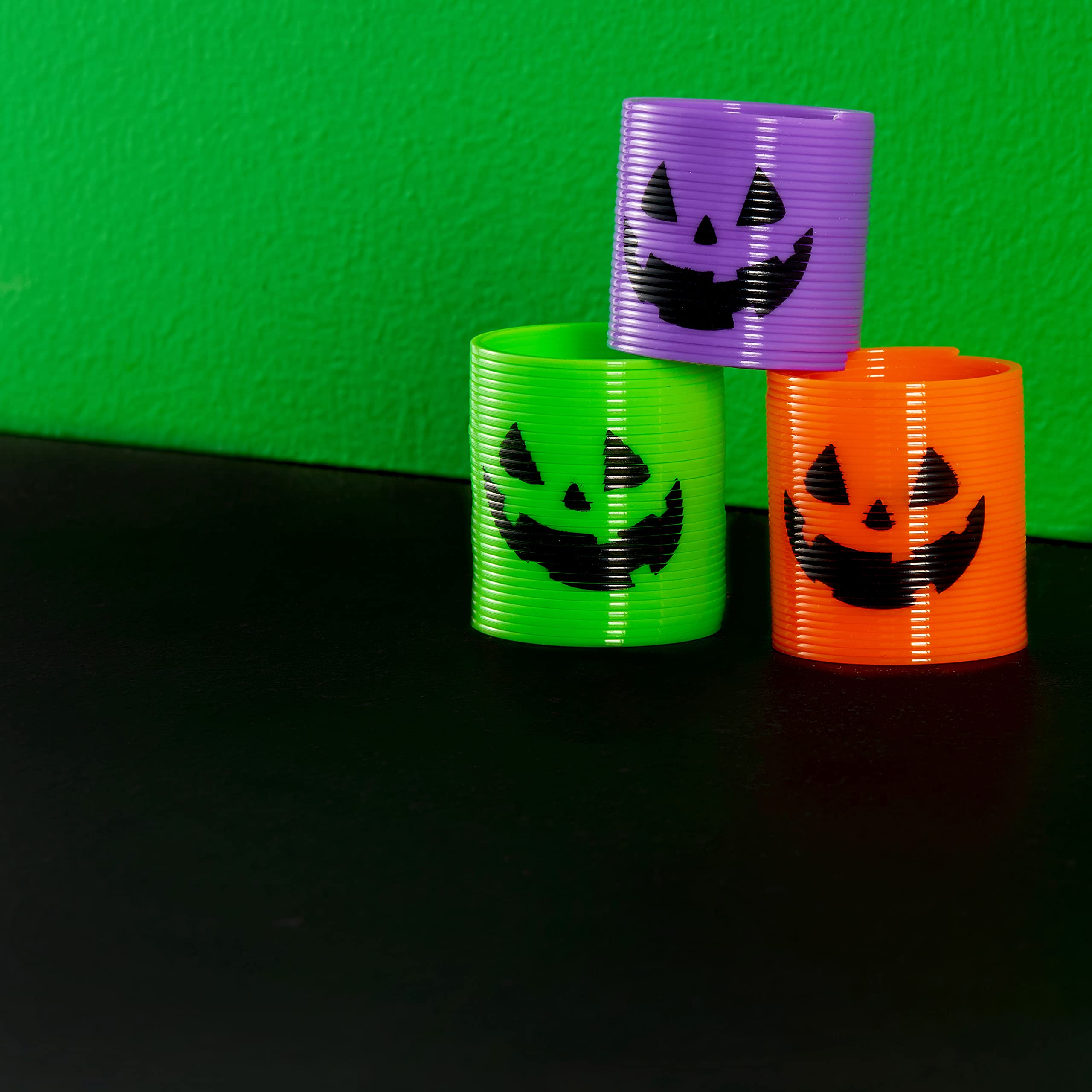 The Twiddlers - 36 Mini Halloween Magic Springs, Trick or Treat Party Toys Bag Fillers, Kids Game Prizes & Gifts