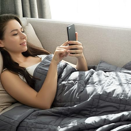 Amazon ウェイトブランケット 重力ブランケット 重いブランケット 5kg 加重 重力 深い睡眠 不眠症対策 あったか ストレス解消 快眠 適度な重さ オールシーズン 150 210cm シングル グレー ブランケット 毛布 オンライン通販