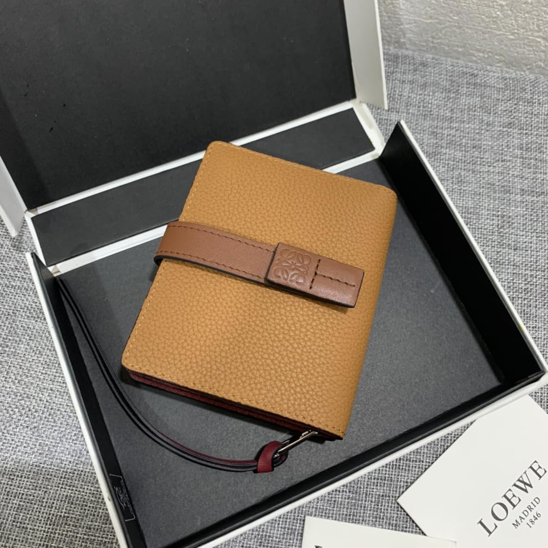 LOEWE(ロエベ) 2つ折り財布 コンパクト ジップ ウォレット C660Z41X01 ライトブラウン×ブラウン ラウンドファスナー ソフトグレインカーフレザー LOEWE（ロエベ） コンパクト ジップ ウォレット ストラップ 二つ折り