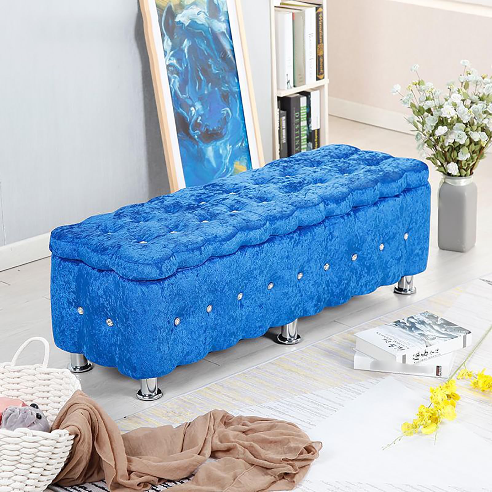 Banc capitonné en velours bleu haut de gamme avec coffre et pieds en métal chic