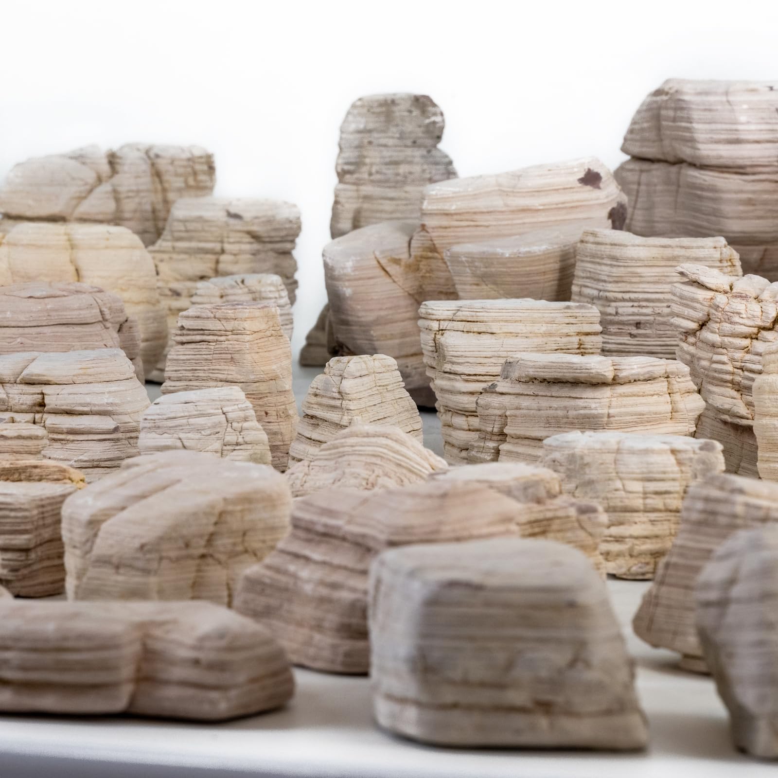 Piedra de acuario de 20 libras, piedra para acuario, paisajismo, terrarios, recintos de vivero, jardines en miniatura y de hadas, 7-8 piezas de 2 a 8 pulgadas