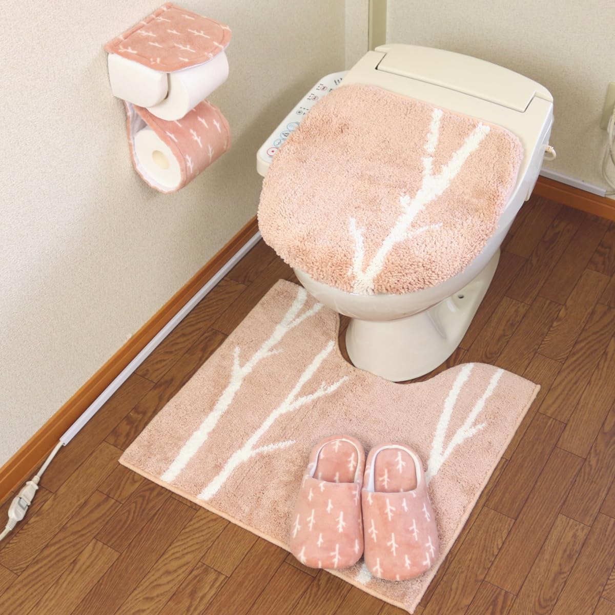 Amazon｜普通サイズ トイレマット 4点 セット ピンク オカ マトカ 北欧