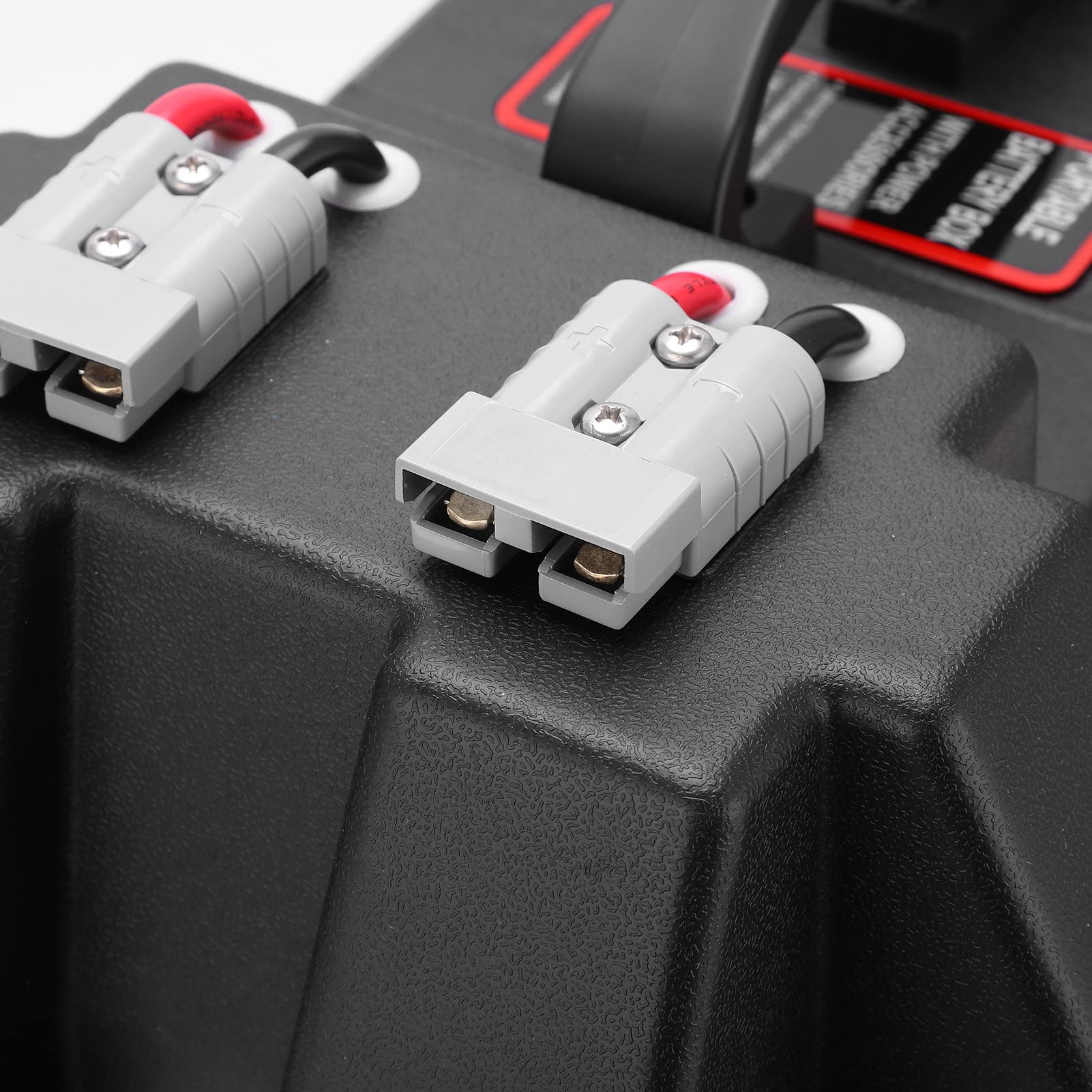 Centrum zasilania akumulatorowego silnika do trolingu Wielofunkcyjny pojemnik na akumulatory z ładowarką USB i portem 12 V do jachtu RV Akcesoria do łodzi morskich Materiał ABS