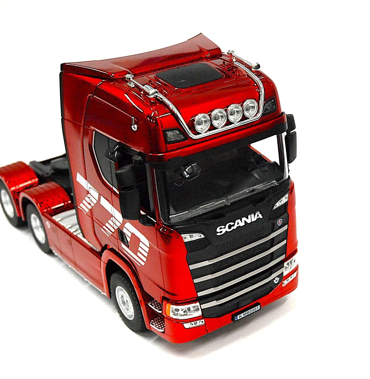 Camion RC 1/18 Huina 1501 Scania 770S V8 Rosso– 19 Canali 2.4 GHz con Luci e Suoni
