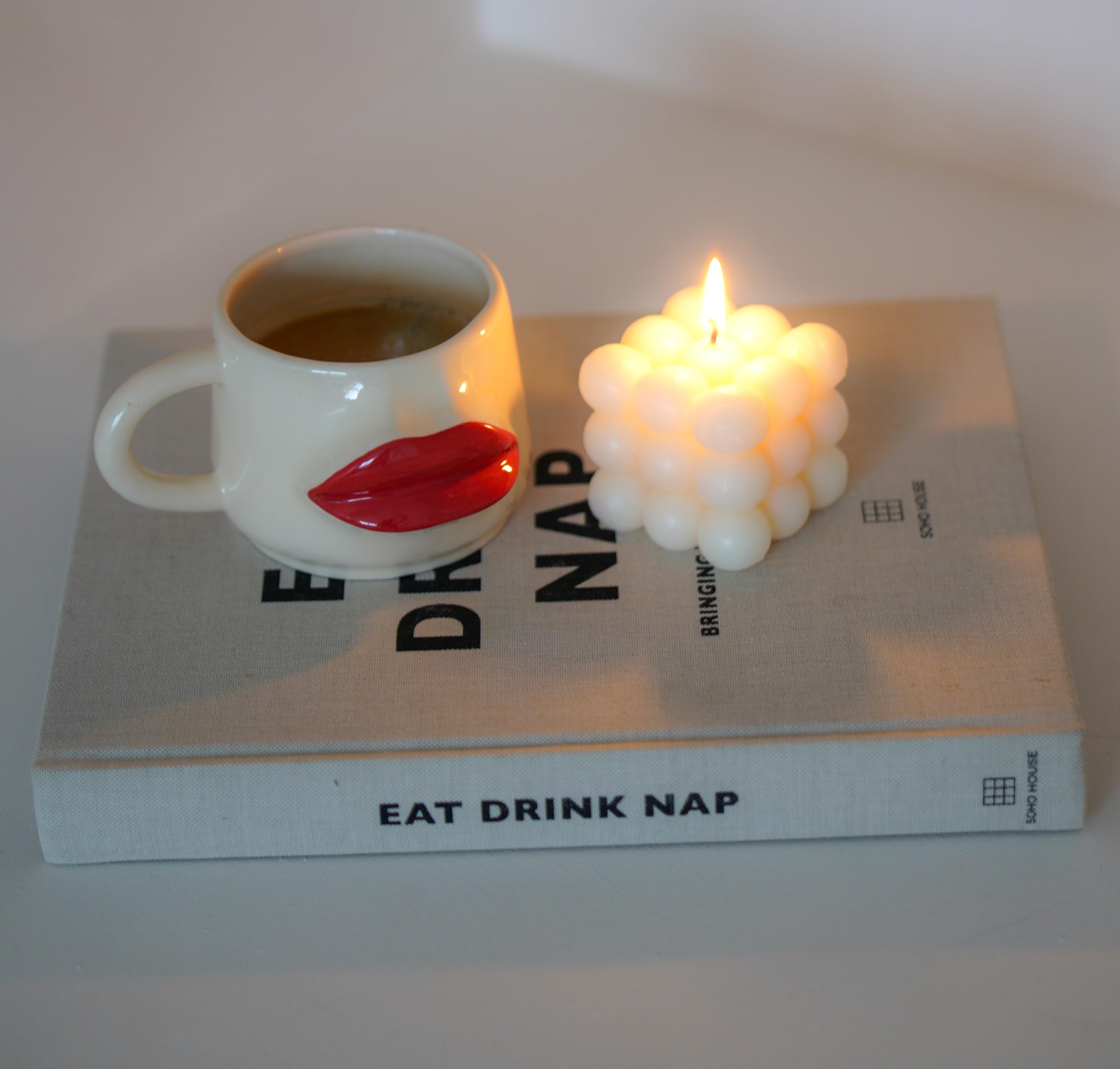 Kiss & Coffee Mug – Tazza in ceramica artigianale – Artistic Design Coffee Cup – Unique Gift for Art Lovers