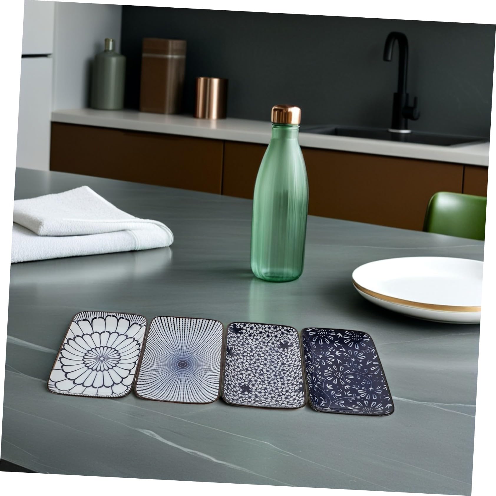 COLLBATH de Style Japonerie Assiettes Rectangulaires en Céramique Ensemble de 4 Design Vintage, Résistance aux Éclats, Gain de Place Cuisine et Repas Formels pour Sushi et Dessert