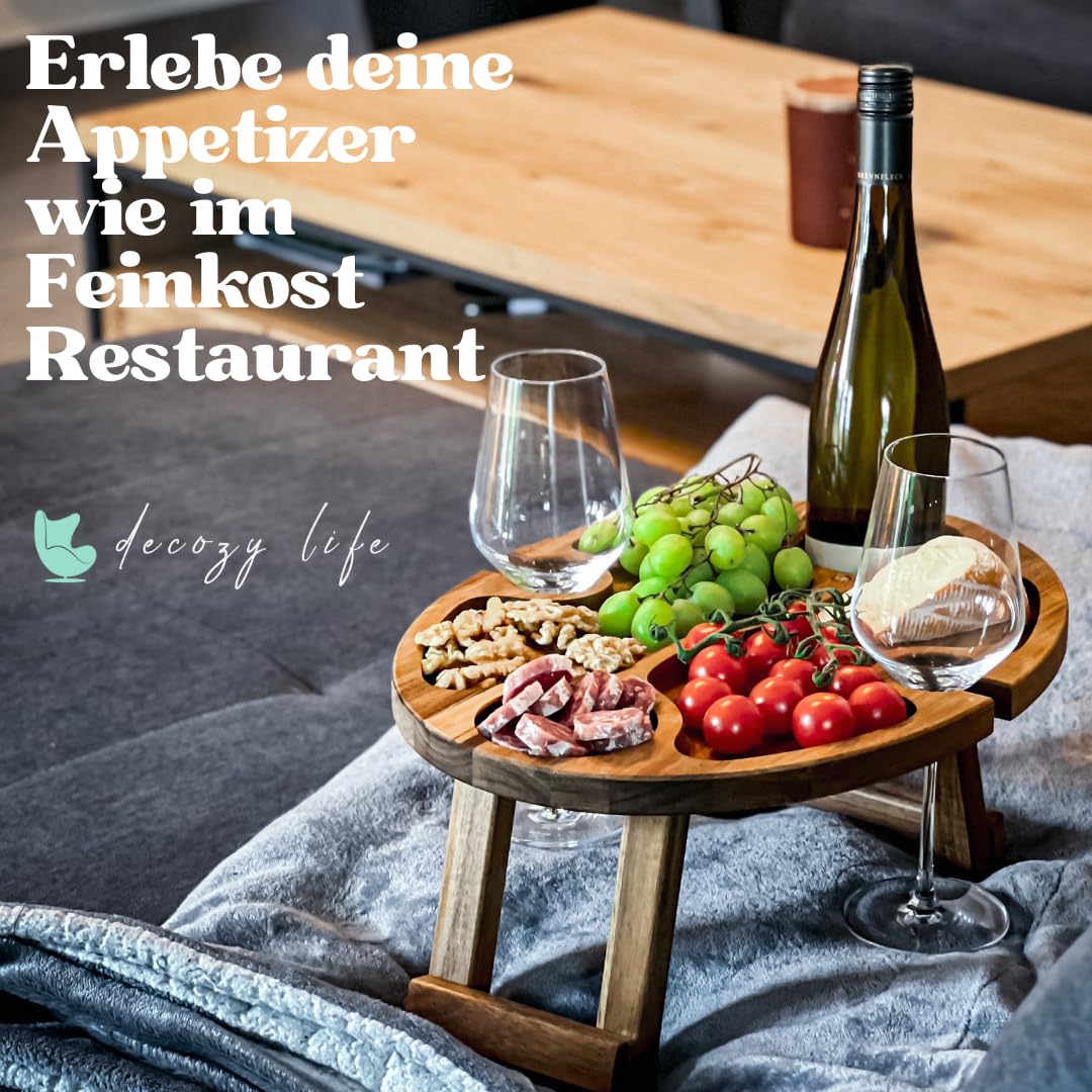 Decozy Life Weintisch Akazie Massivholz - Weinbar & Weintablett für Zuhause oder Outdoor - geeignet als Picknicktisch klappbar - Nutzbar als Weinhalter & Ideal als Strandtisch & Picknick Zubehör