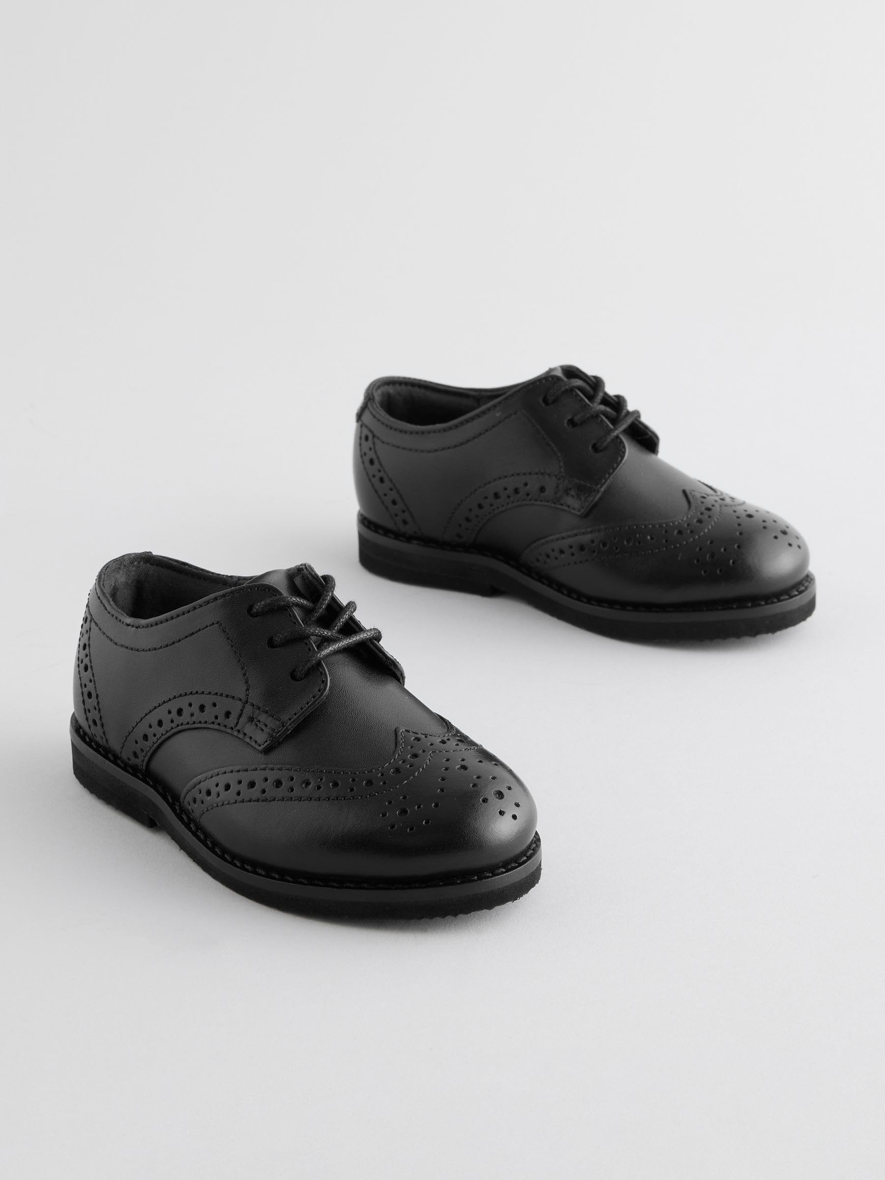 NEXT Jungen Standard Passform (F) Edle Budapester aus Leder