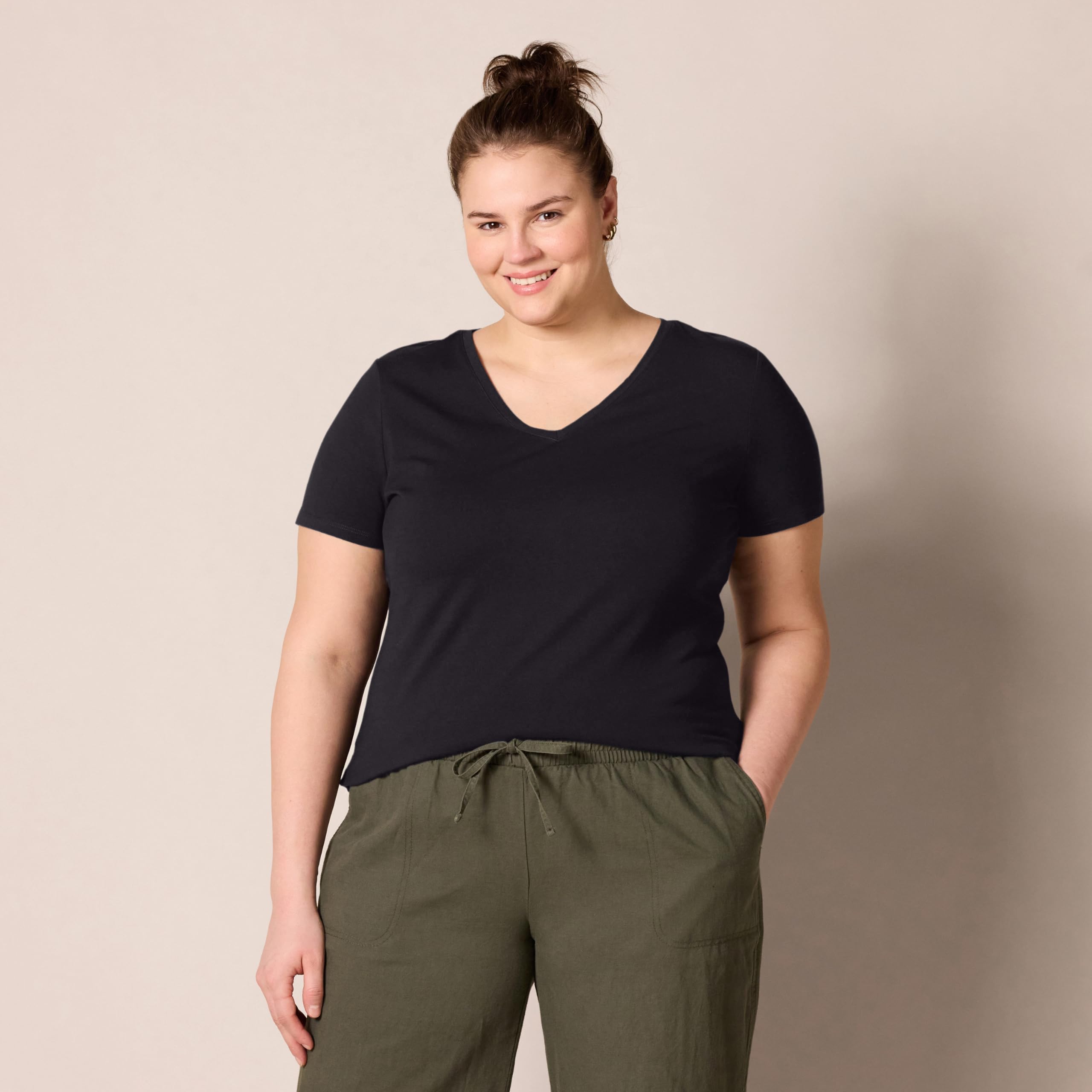 Amazon Essentials Women's Regular-Fit Short-Sleeve T-Shirt (Crewneck and V-Neck Options), Multipacks — view 385