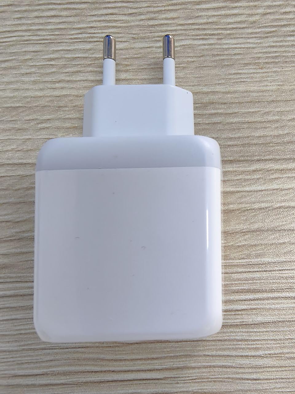 2 Pezzi Caricatore Rapido USB C Plug, Adattatore di Caricabatterie USB C a 4 Porte Da 20 W per iPhone 16 15 14 13 12 11 Pro Max SE XS XR 8 Plus SE, iPad, Samsung Galaxy