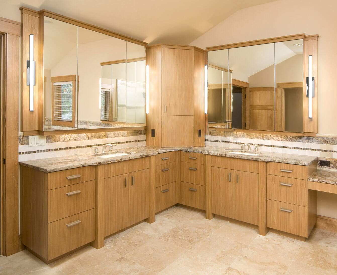 Tор Brаndѕ Bathroom Vanity Lighting Fixtures 24 Wall Bar Lighting Fixtures Over Mirror LED Warm White Light 3000K Dimmable, Chrome Finish.