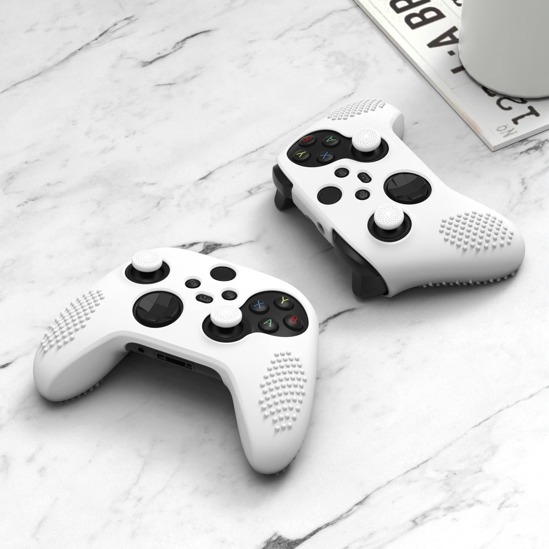 eXtremeRate PlayVital 3D Studded版Xbox Series X/Sコントローラーに対応用アンチスリップシリコーンカバースキン、黒い親指グリップキャップ6つ付き、Xbox Coreワイヤレスコントローラ対応用ソフトラバーケースプロテクター【ホワイト】 - 5
