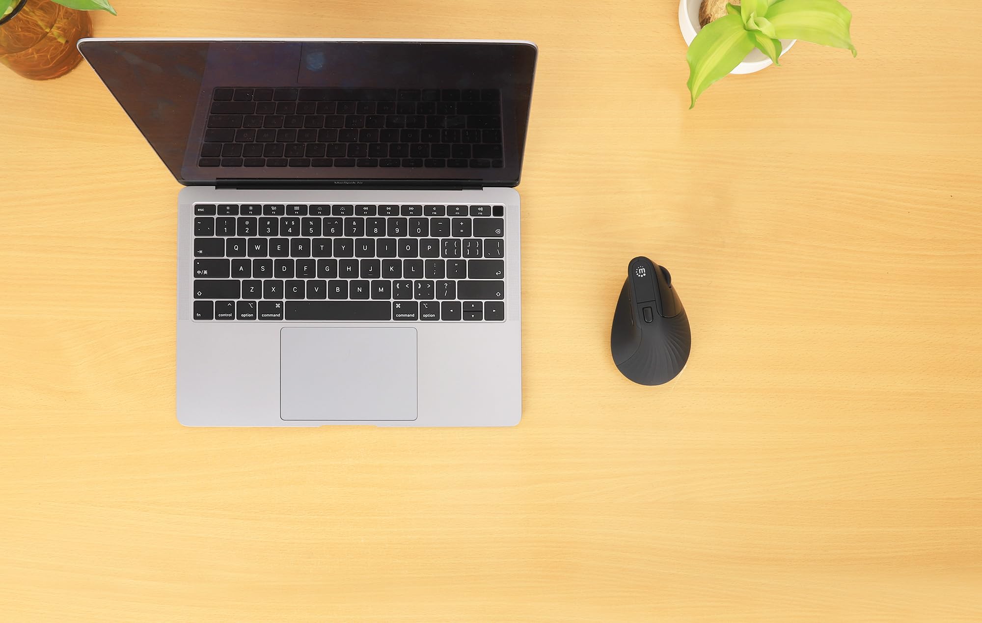 MANHATTAN Ergonomiczna pionowa mysz bezprzewodowa USB-A czarna