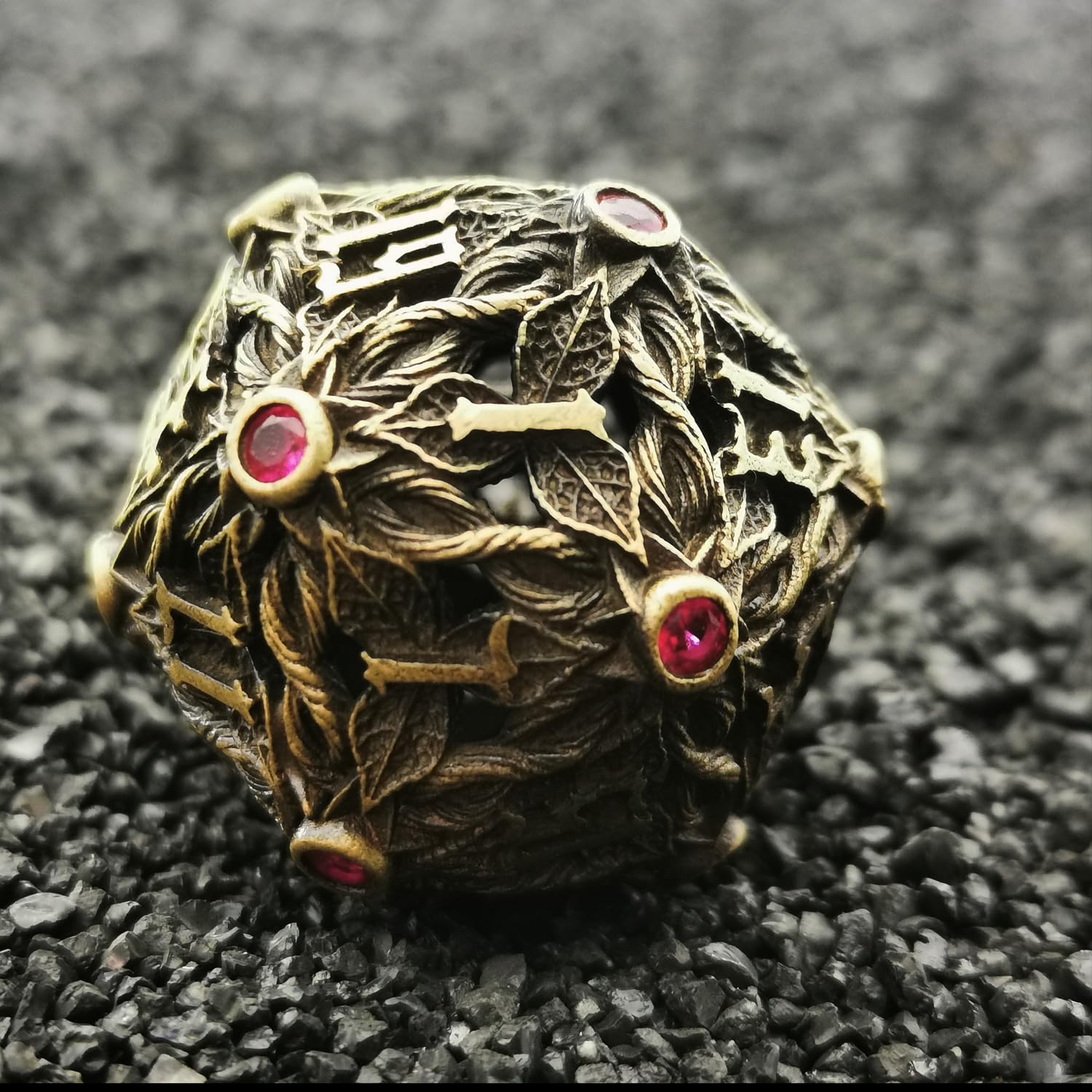 Hollow Magic Vine Leaf Metal Dice Set DND Dice Set 7 Role Playing Dice D&D Dungeons and Dragons Dice (Ancient Bronze + Red Gem)