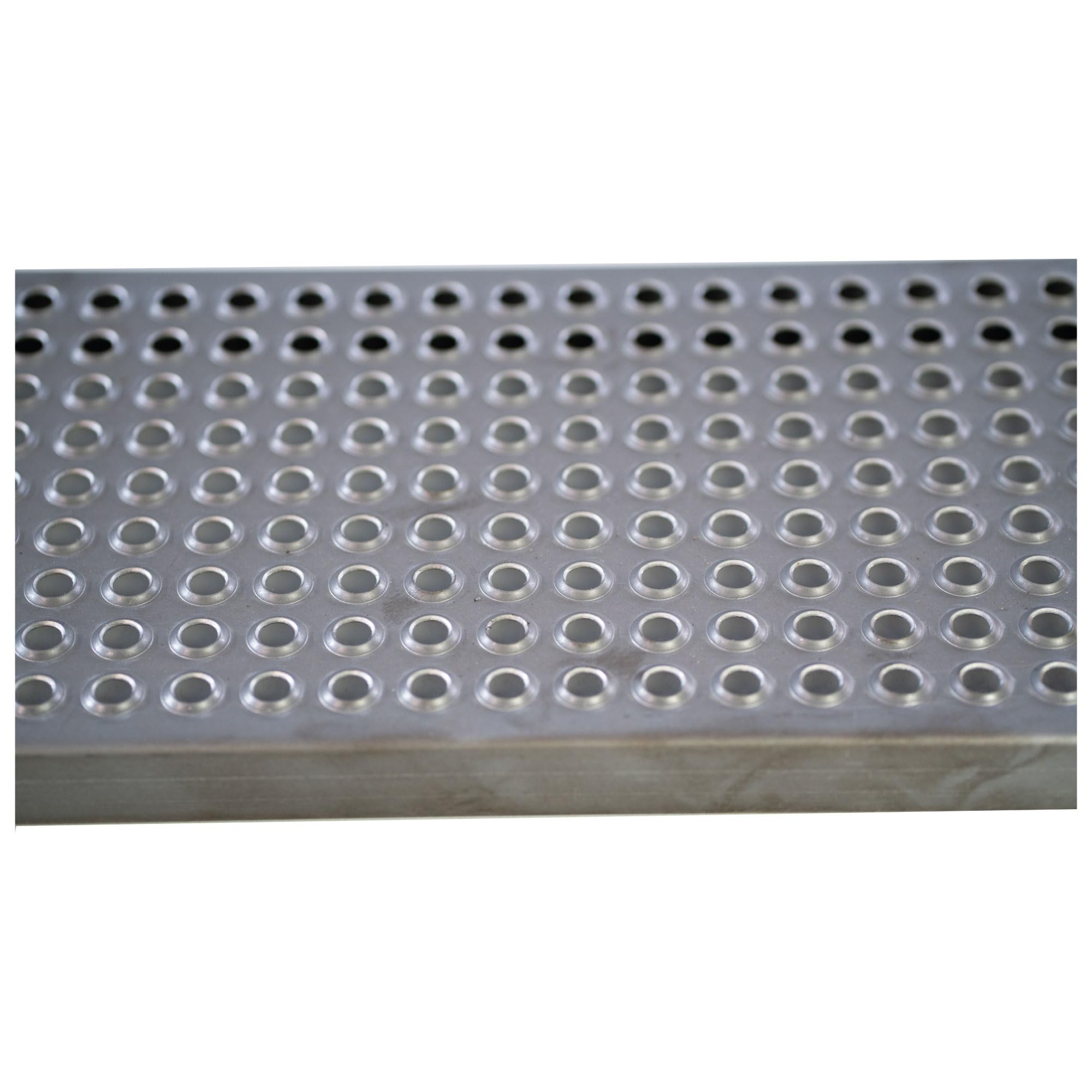 Acero Panel Peldaño Metálico Recto Perforado Abocardado con Relieve Antideslizante 1000x250mm Diámetro agujero 15mm - Alta resistencia y buena soldabilidad - Acero Negro - Hierro En Crudo