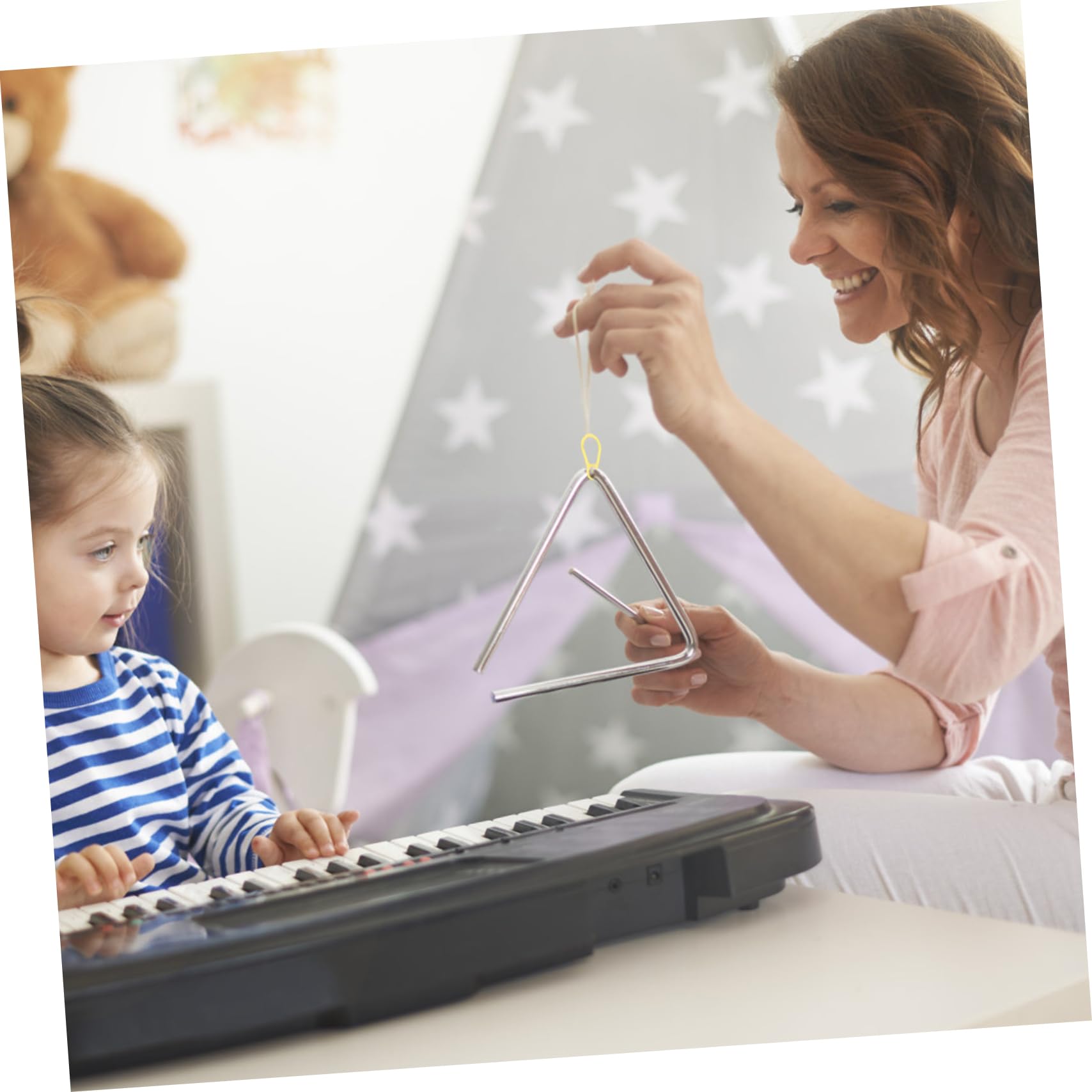 Instrumento de Percusión Triangular de Hierro 5 Juegos para Niños | Juegos de 4, 5, 6, 7 y 8 Pulgadas, Color Plata y Amarillo, Diseño Delicado, Ligero y Resistente al Desgaste