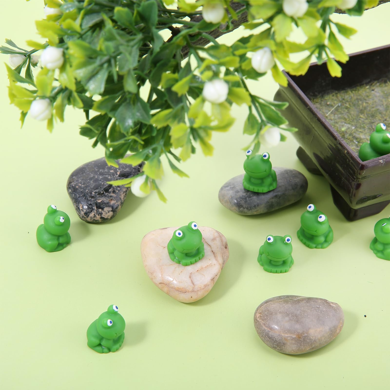100 Stück Mini Harzfrösche, Grün | 1,7x1,5 Cm | Für DIY, Terrarien, Puppenhäuser & Gartendeko