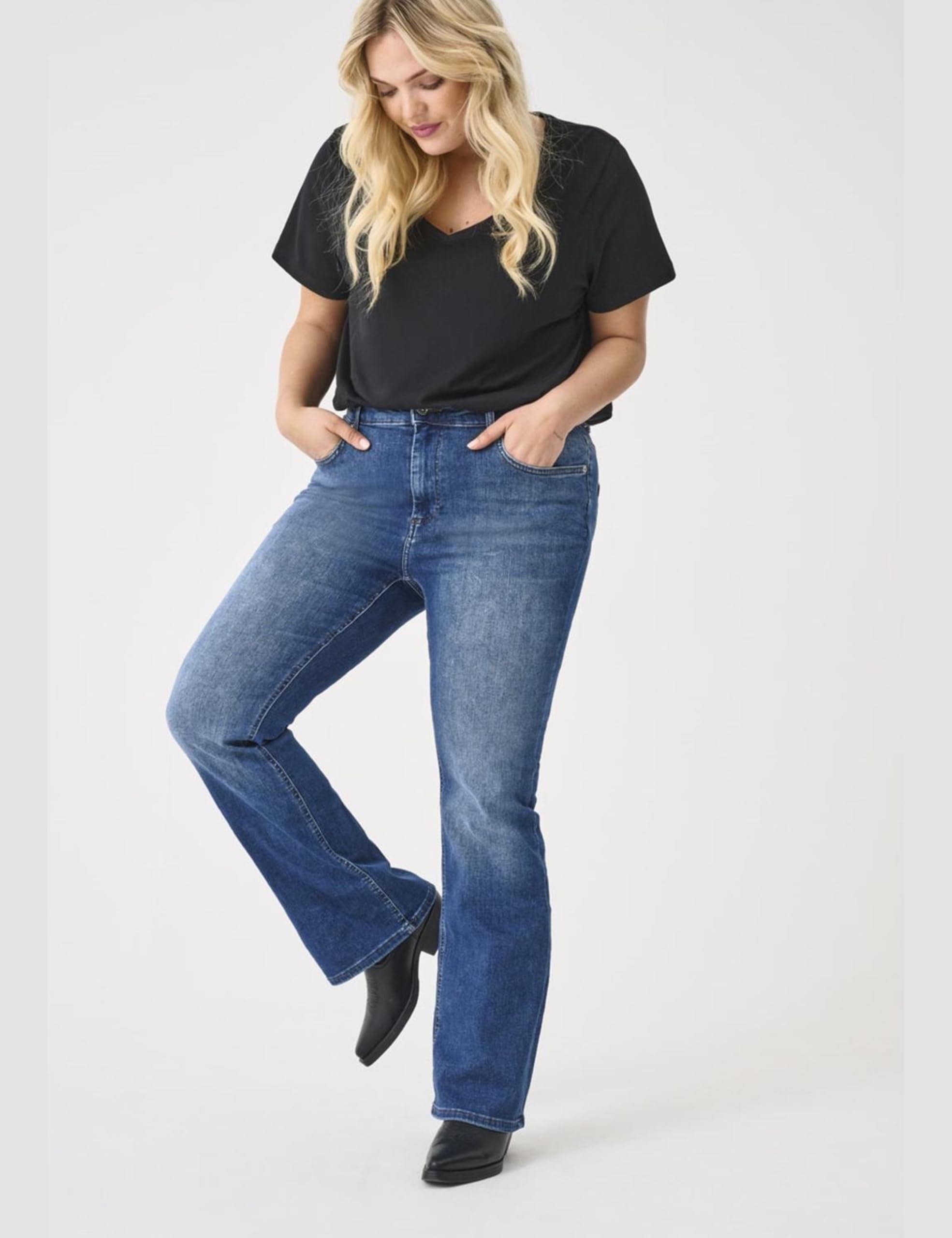 ONLY Carmakoma Damen Jeanshose Carwilly Hw Flared DNM Tai021 Noos